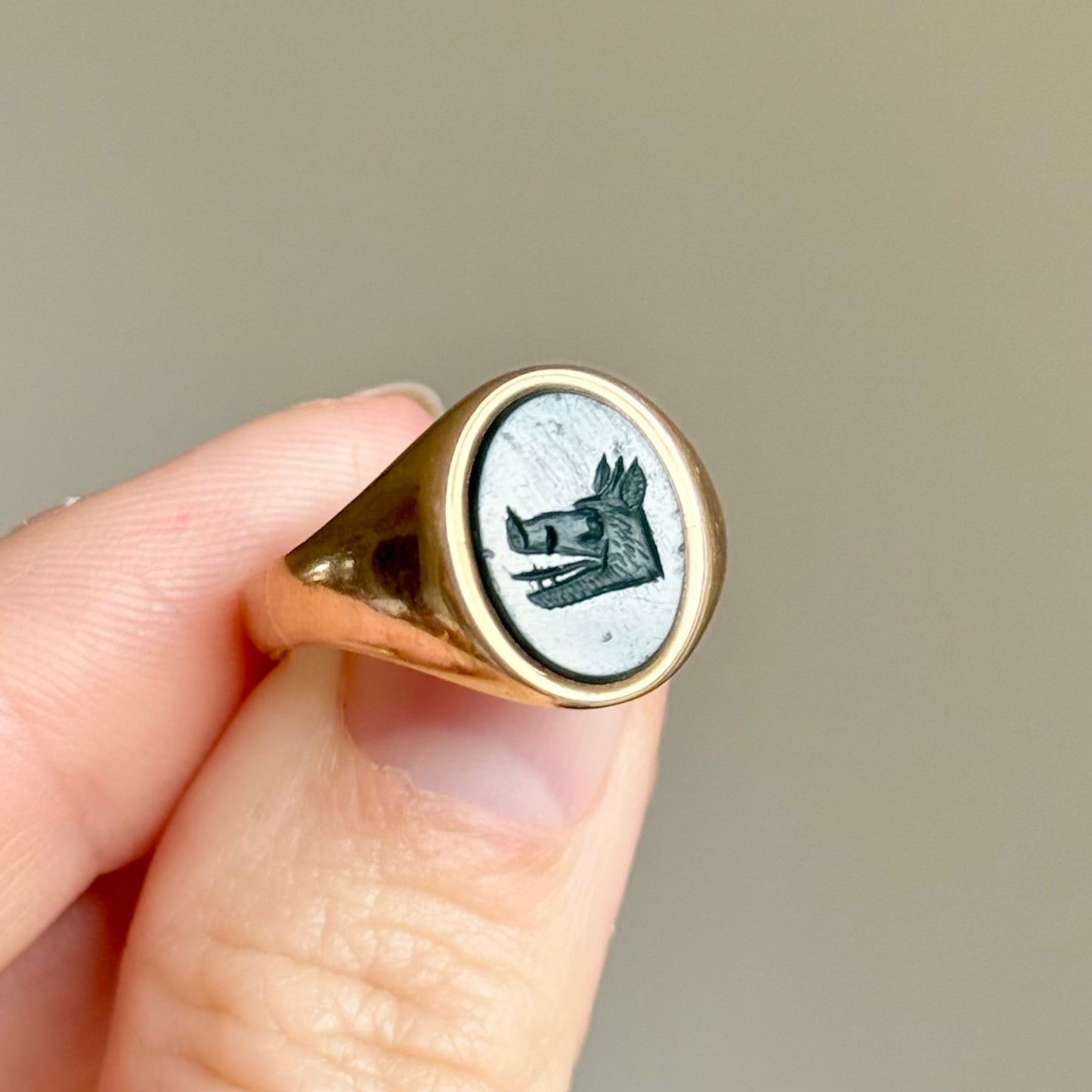 Bloodstone Boars Head Signet Ring in 9 Carat Gold, Circa 1936