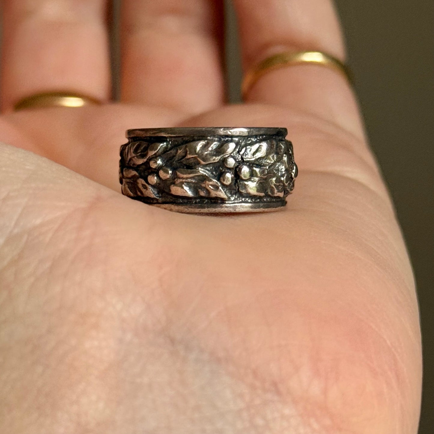 Antique Foliage Ring in Silver; Circa 1890