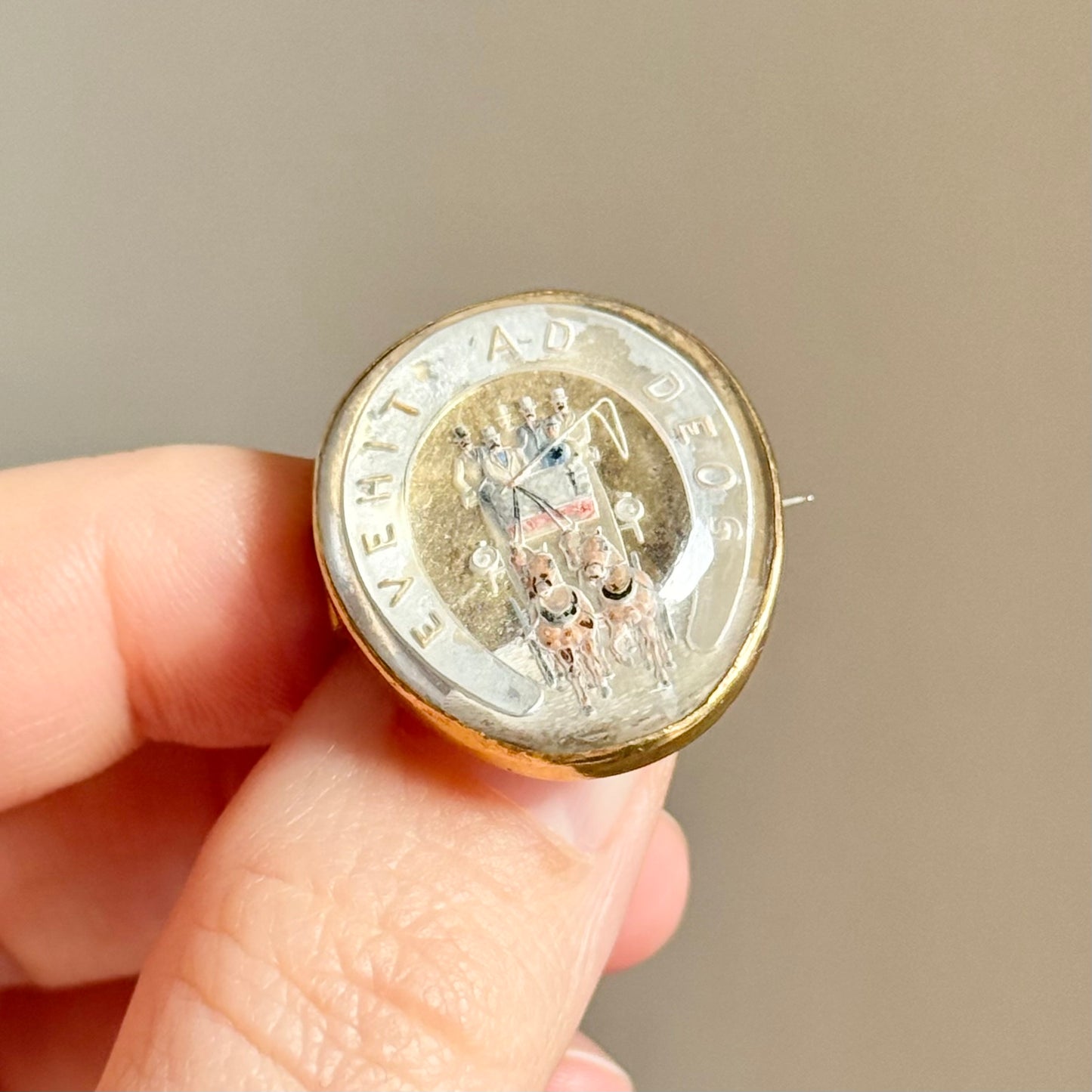 Victorian Lucky Essex Crystal Brooch in 9 Carat Gold; Circa 1860