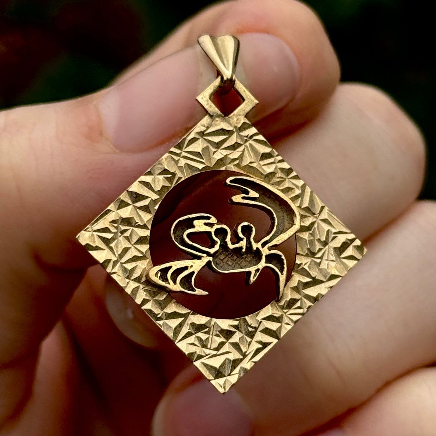 Vintage Cancer Zodiac Sign Pendant in 9 Carat gold