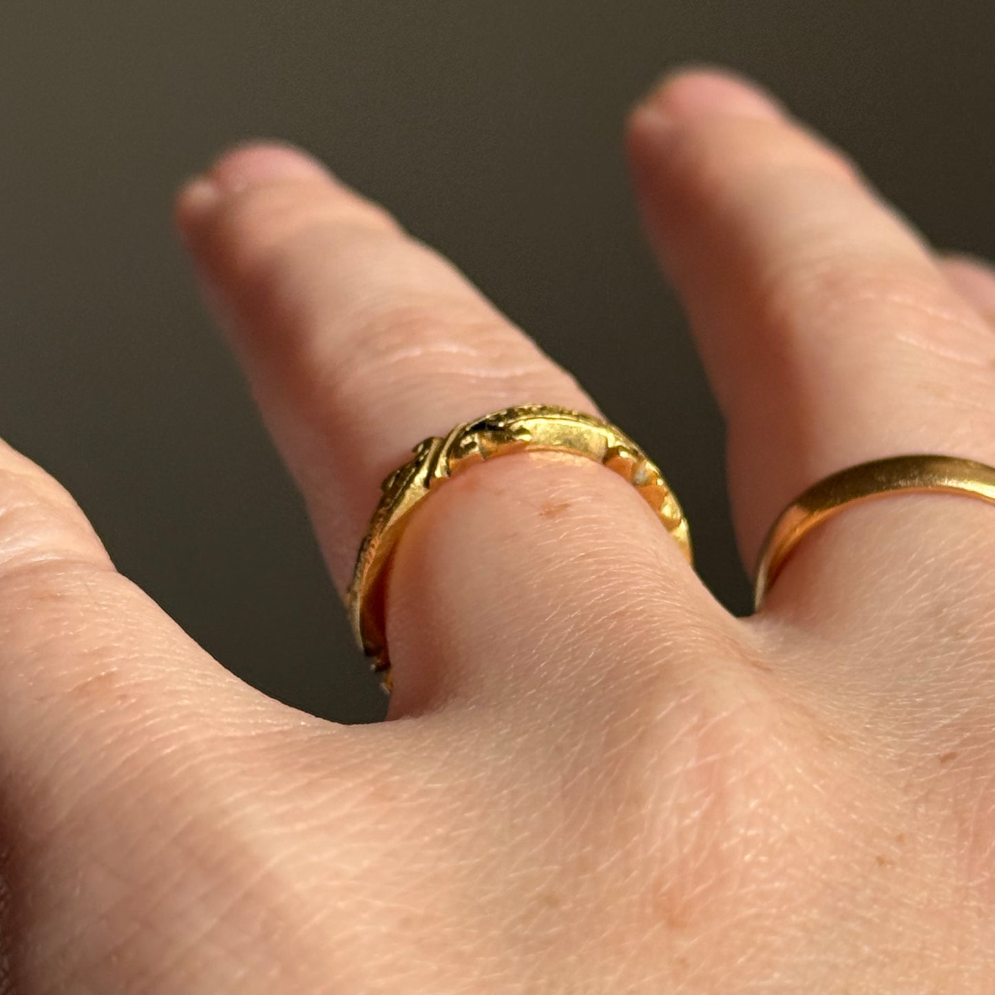 Georgian Mourning ring for Hon. Elizabeth Heathcote in 18 Carat Gold; Circa 1746