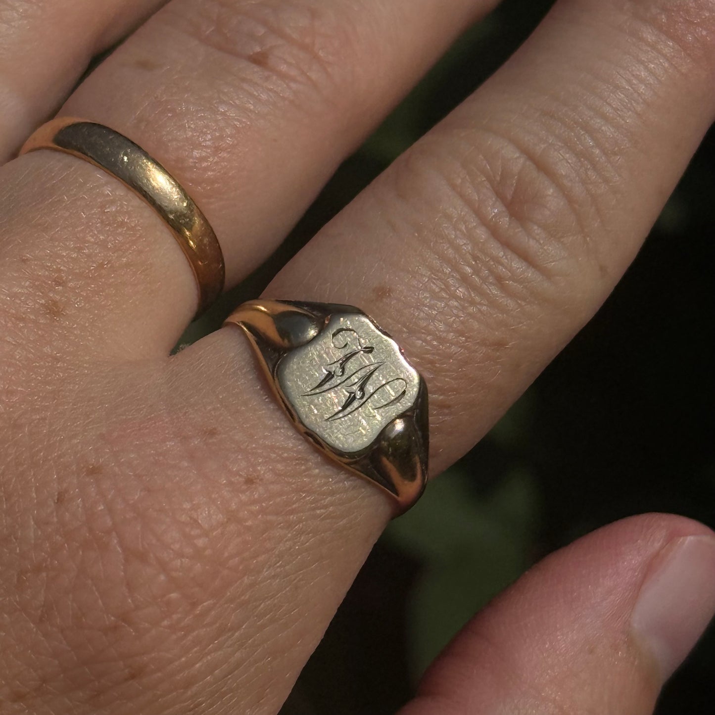 Antique Monogram 'W' Signet Ring in 18 Carat Gold