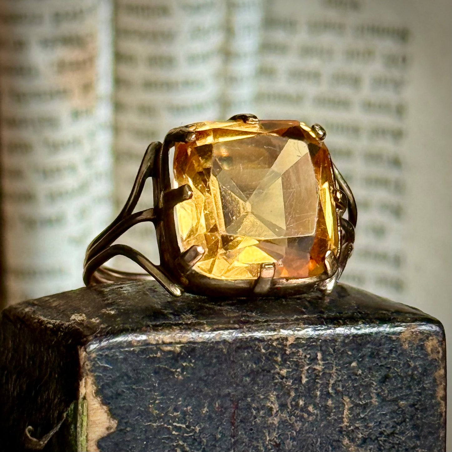 Early Victorian Citrine Ring in 9 Carat Gold; Circa 1840