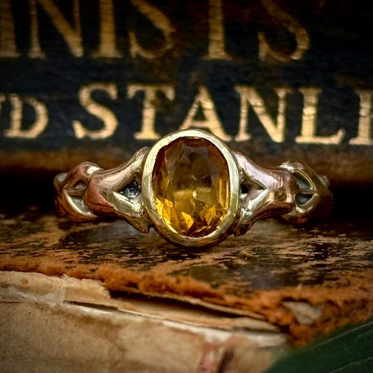 Antique Ethereal Citrine Ring in 9 Carat Gold