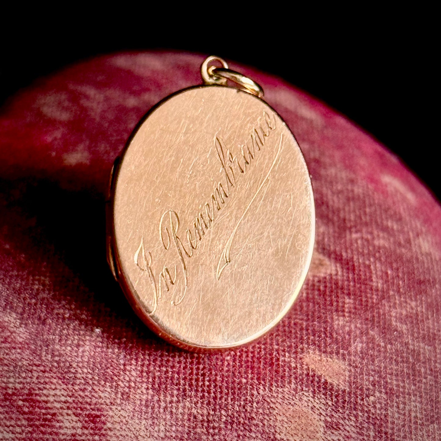 Antique 'In Remembrance' Oval Locket in 9 Carat Gold; Circa 1915