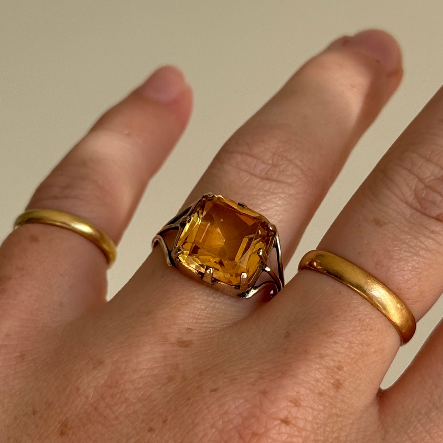 Early Victorian Citrine Ring in 9 Carat Gold; Circa 1840
