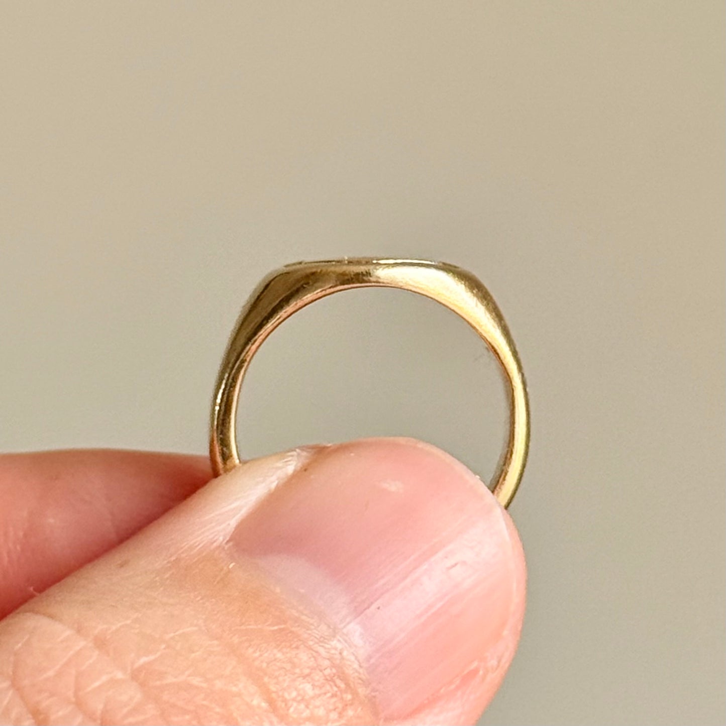 Vintage Signet Ring in 9 Carat Gold; Circa 1975