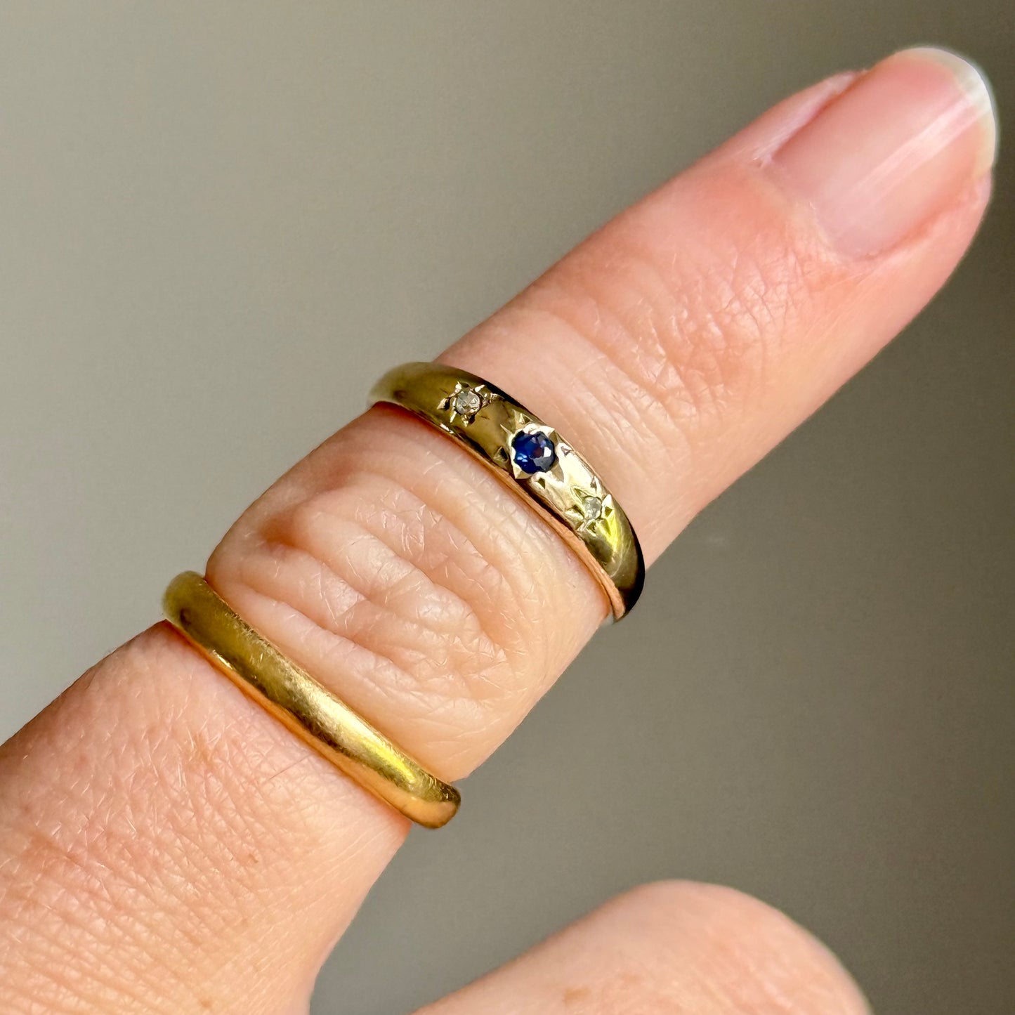 Vintage Tiny Sapphire & Diamond pinky Ring in 9 Carat Gold