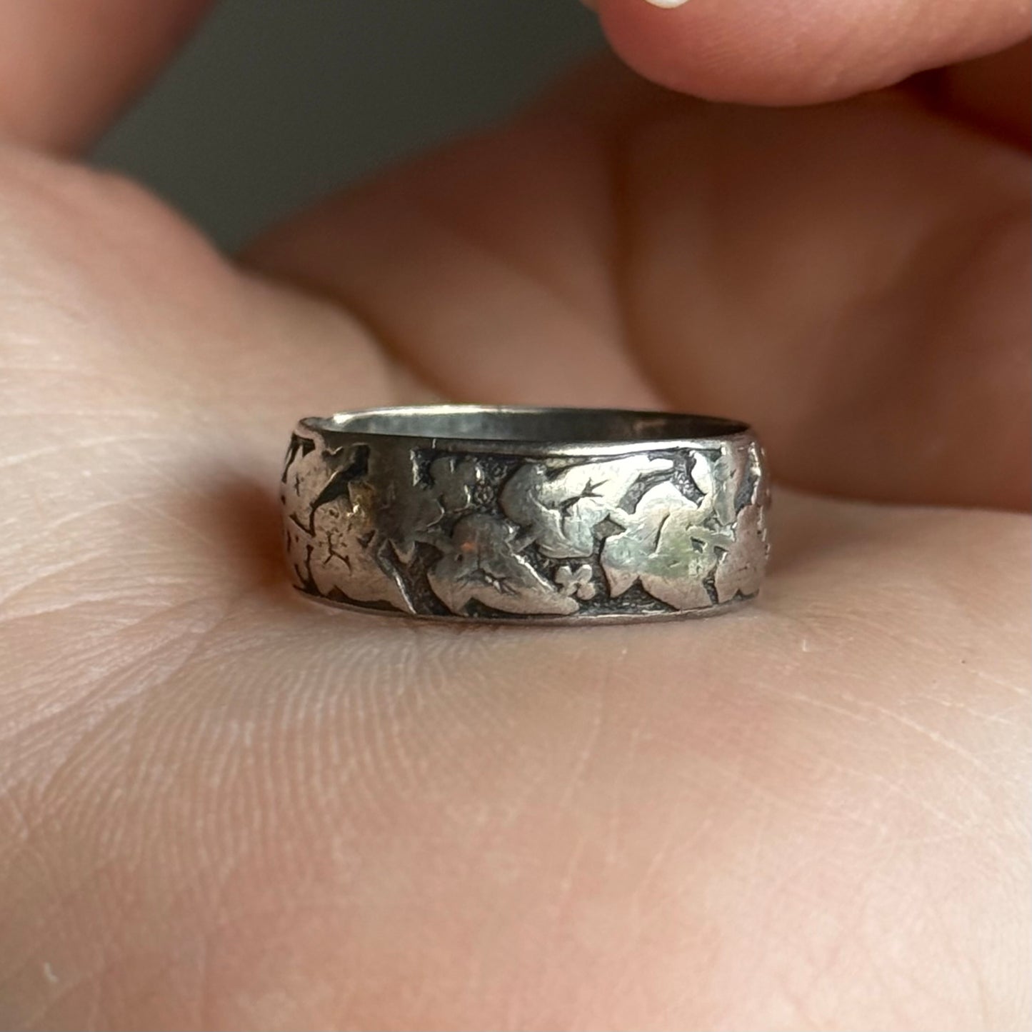 Antique Ivy Foliage Ring in Silver; Circa 1882