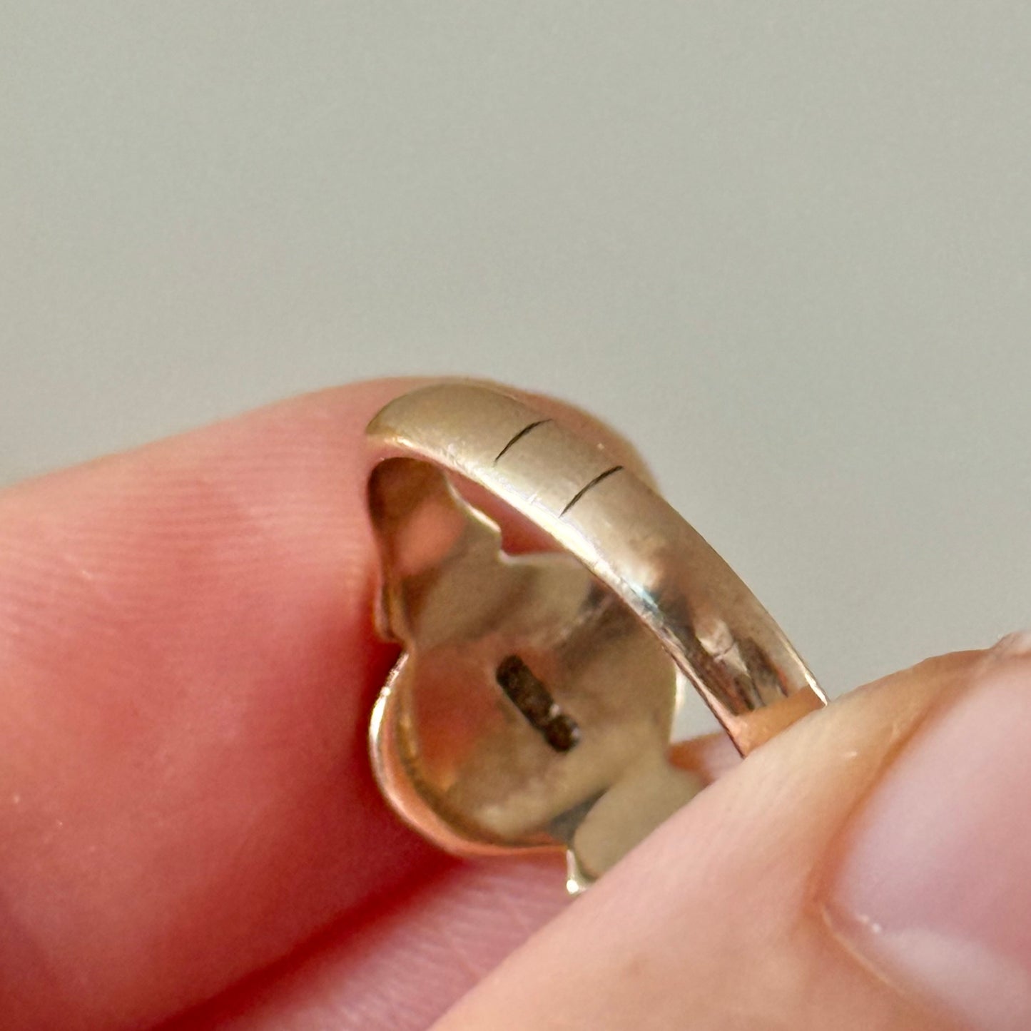 Antique 'G' Signet Ring in 9 Carat Rose Gold; Circa 1923