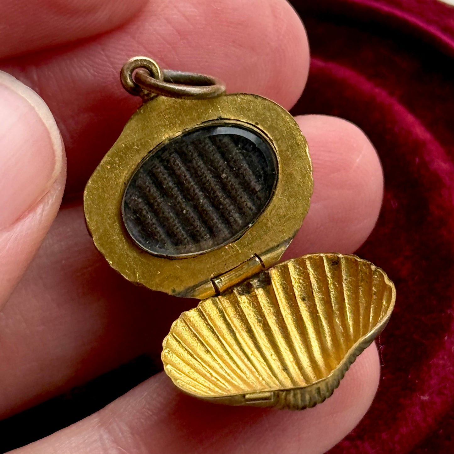 Antique Georgian Scallop Mourning Locket