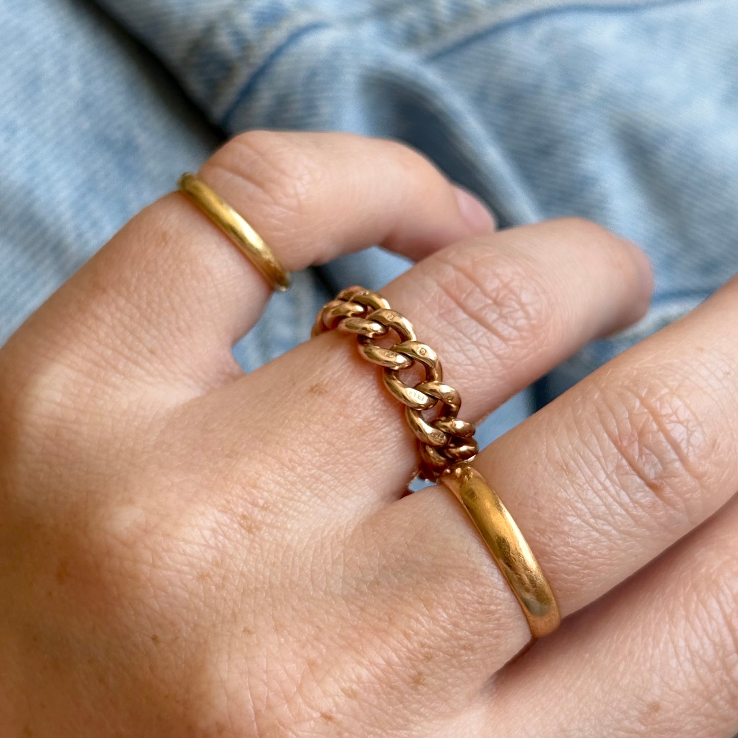 Antique Chunky Chain Curb Chain Ring in 9 Carat Gold
