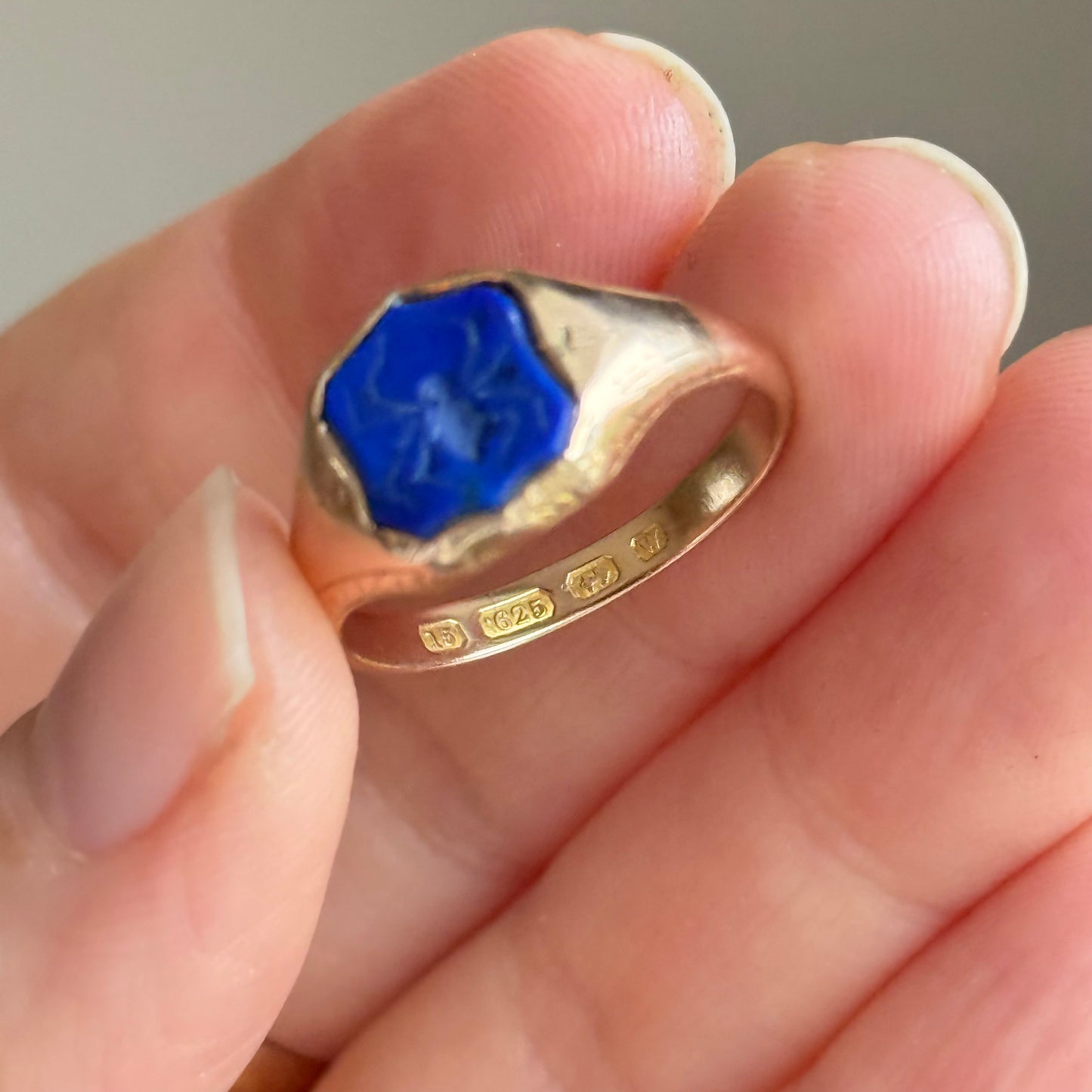Spider Carved Lapis Lazuli Ring in 15 Carat Gold