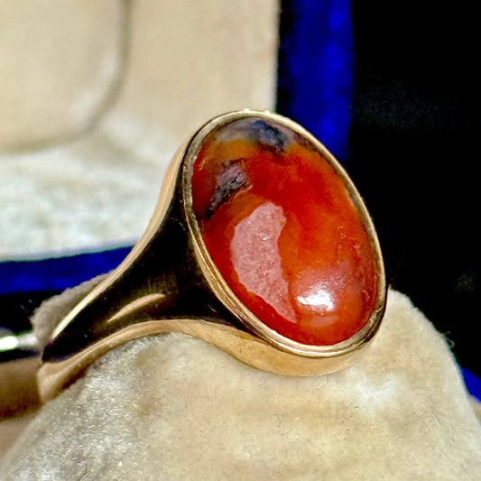 Vintage Agate Signet Ring in 9 Carat Gold; Circa 1937