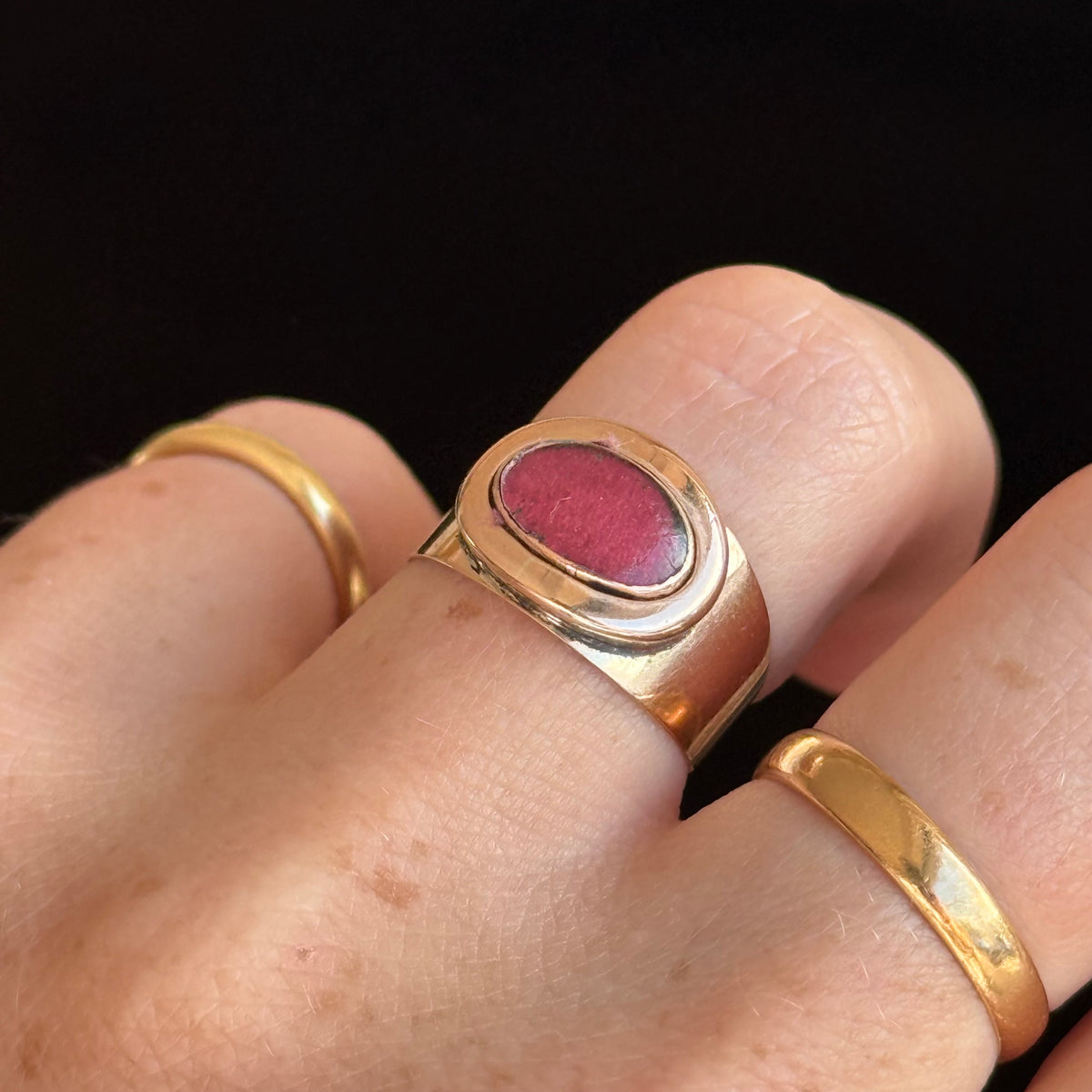 Georgian Locket Ring in 9 Carat gold; Circa 1820