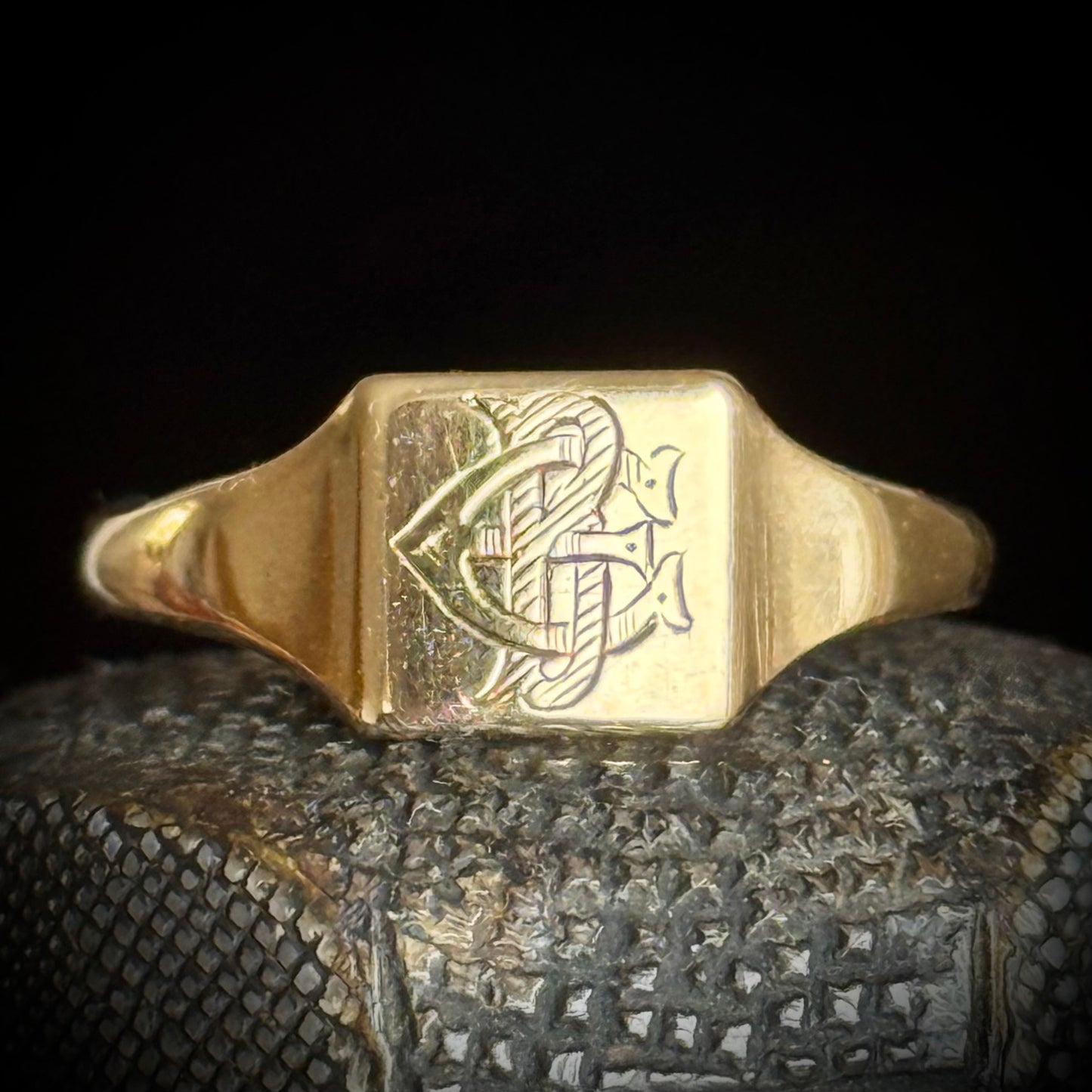 Vintage Monograme Signet Ring in 9 Carat Gold; Circa 1946