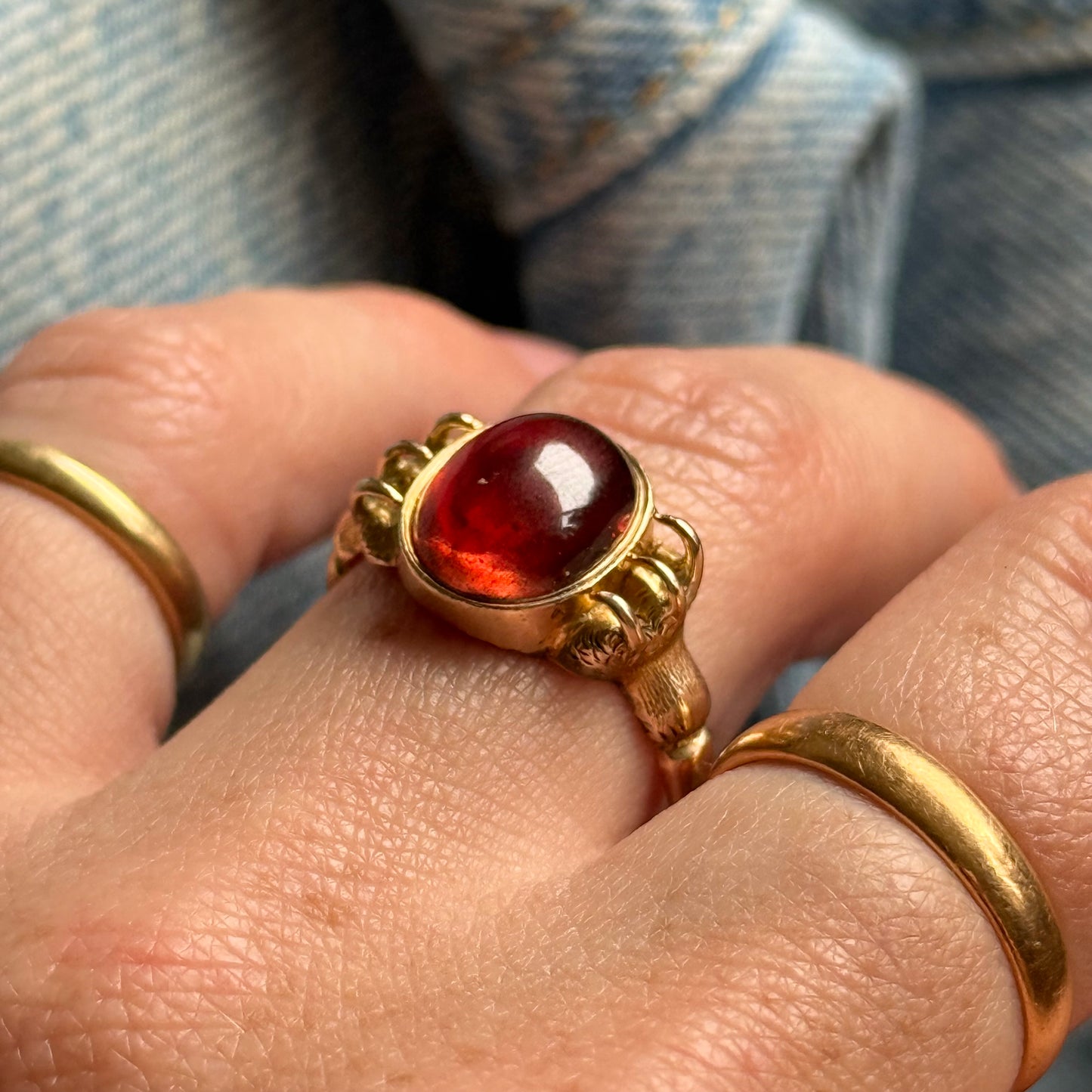 Antique Victorian Garnet Bear Claw Mount Ring in 9 Carat Gold