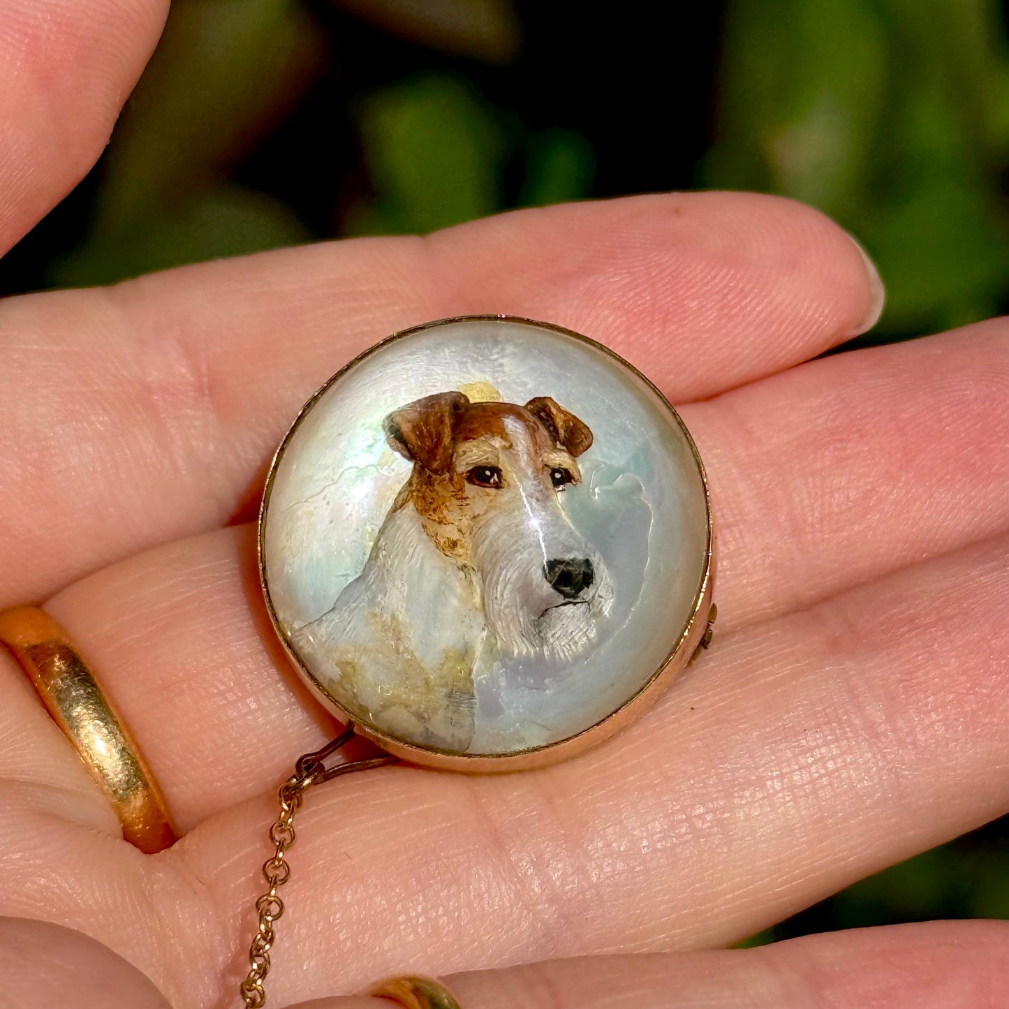 Victorian Terrier Essex Crystal Brooch in 9 Carat Gold ; Circa 1880
