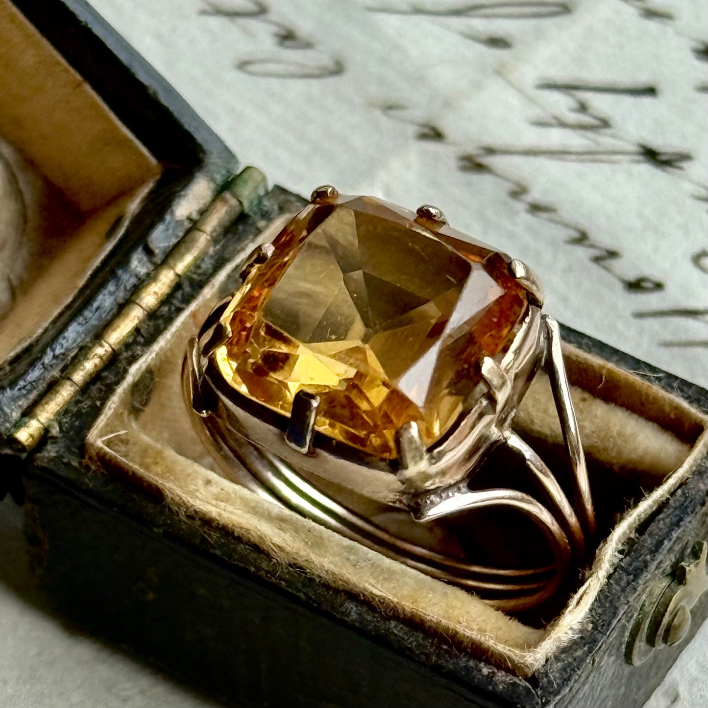 Early Victorian Citrine Ring in 9 Carat Gold; Circa 1840
