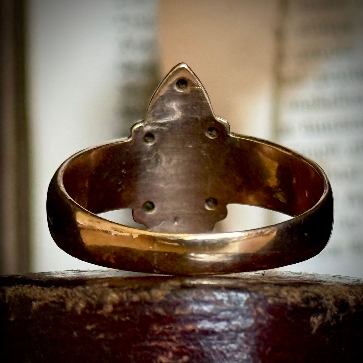 Antique Georgian Pearl & Diamond Mourning Ring in 15 Carat gold