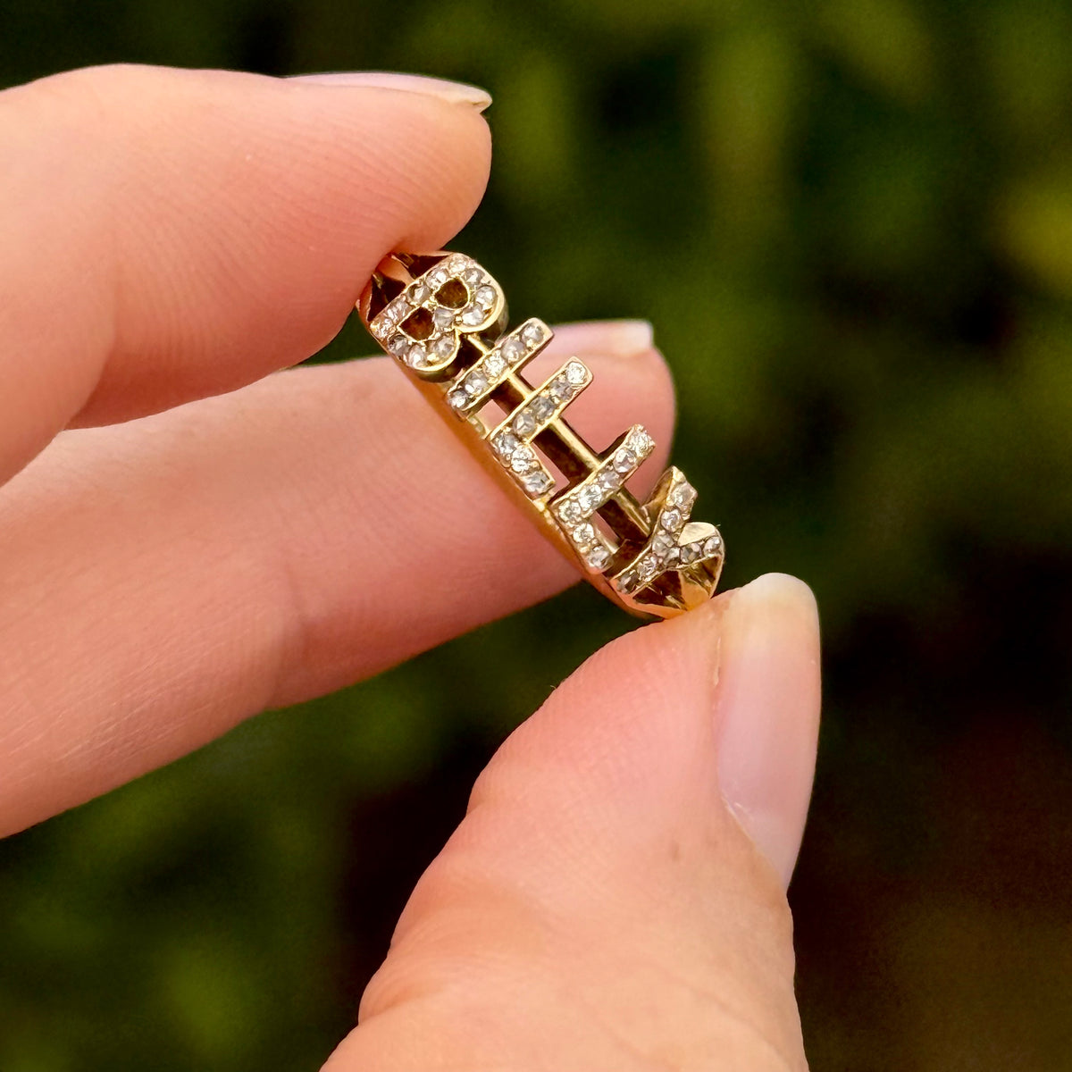 Antique Victorian Diamond 'Billy' Ring in 18 Carat Gold; circa 1899
