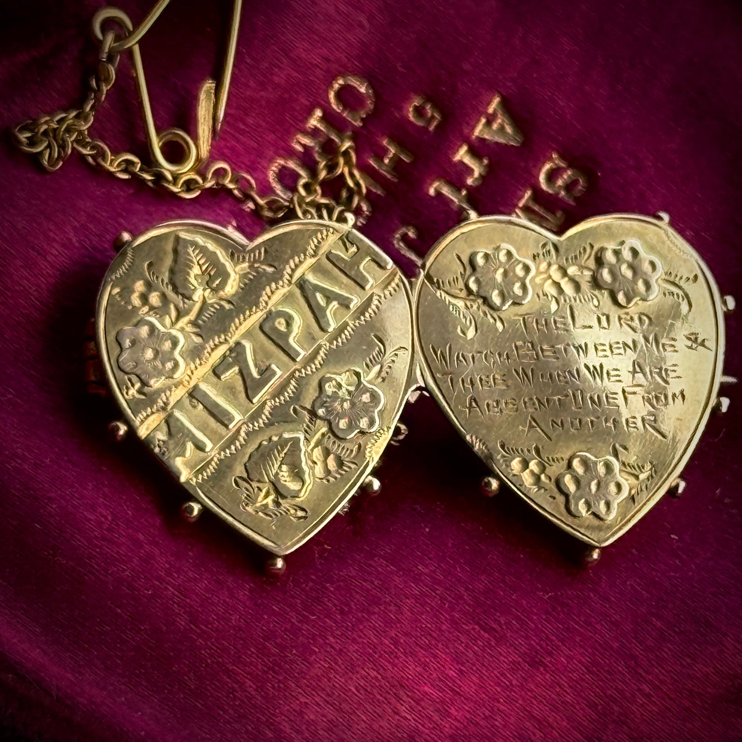 Antique Mizpah Heart Brooch in 9 carat Gold; Circa 1905