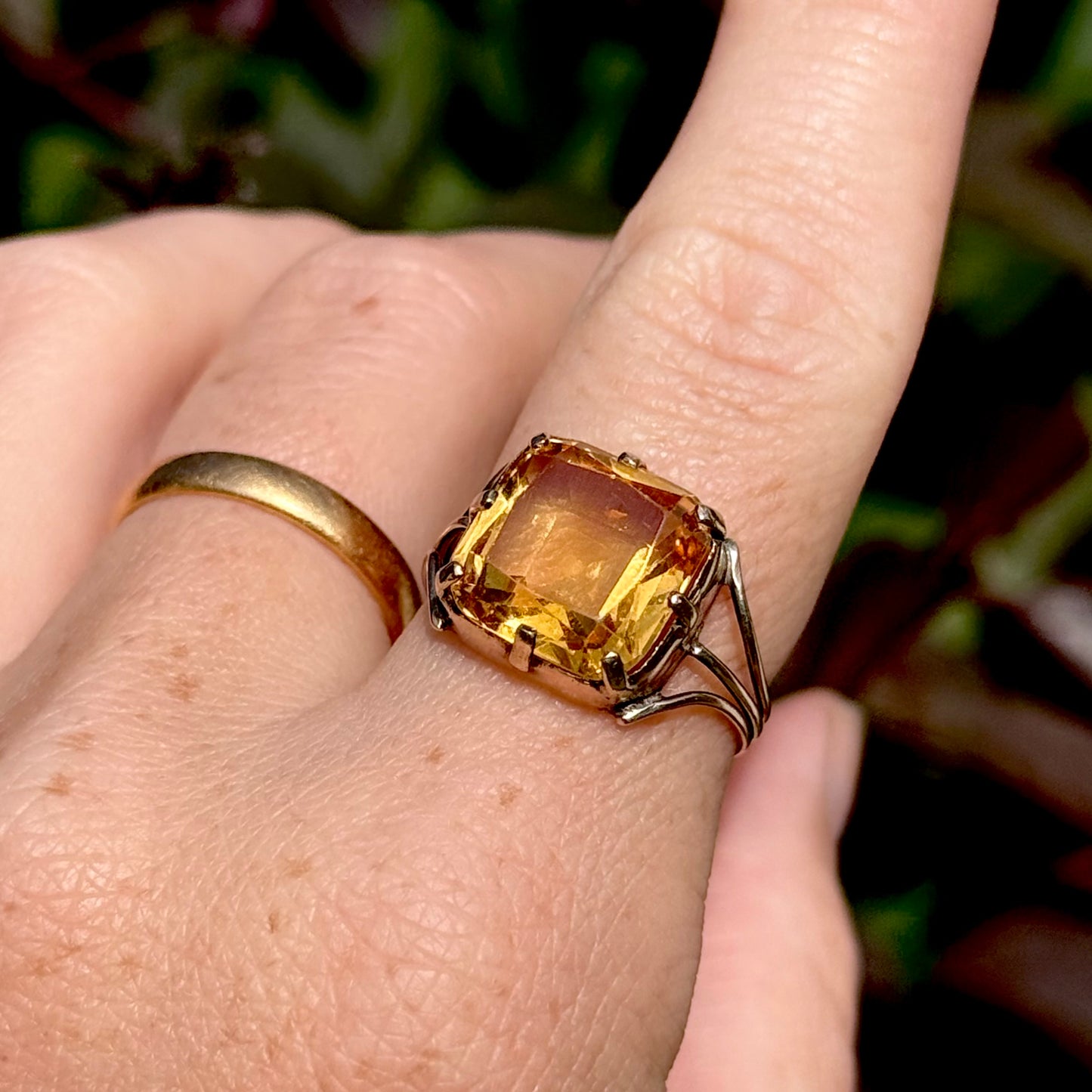 Early Victorian Citrine Ring in 9 Carat Gold; Circa 1840