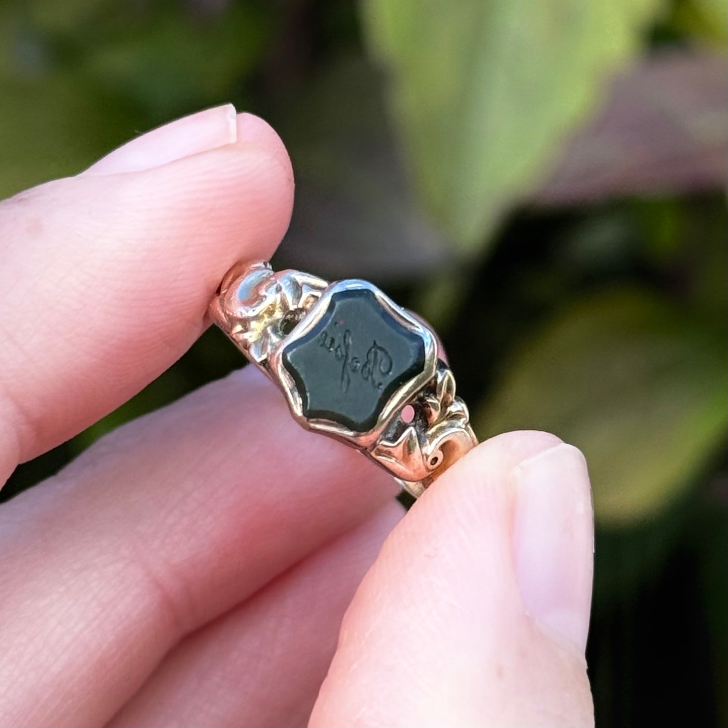 Georgian Bloodstone Signet Ring with “Betsie” Inscription in 9 Carat Gold
