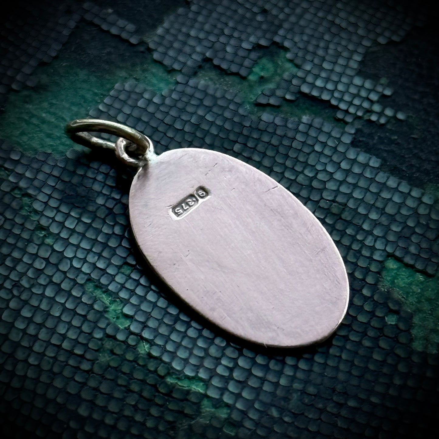 Antique 'Owl' Heraldic Pendant in 9 Carat gold (1)