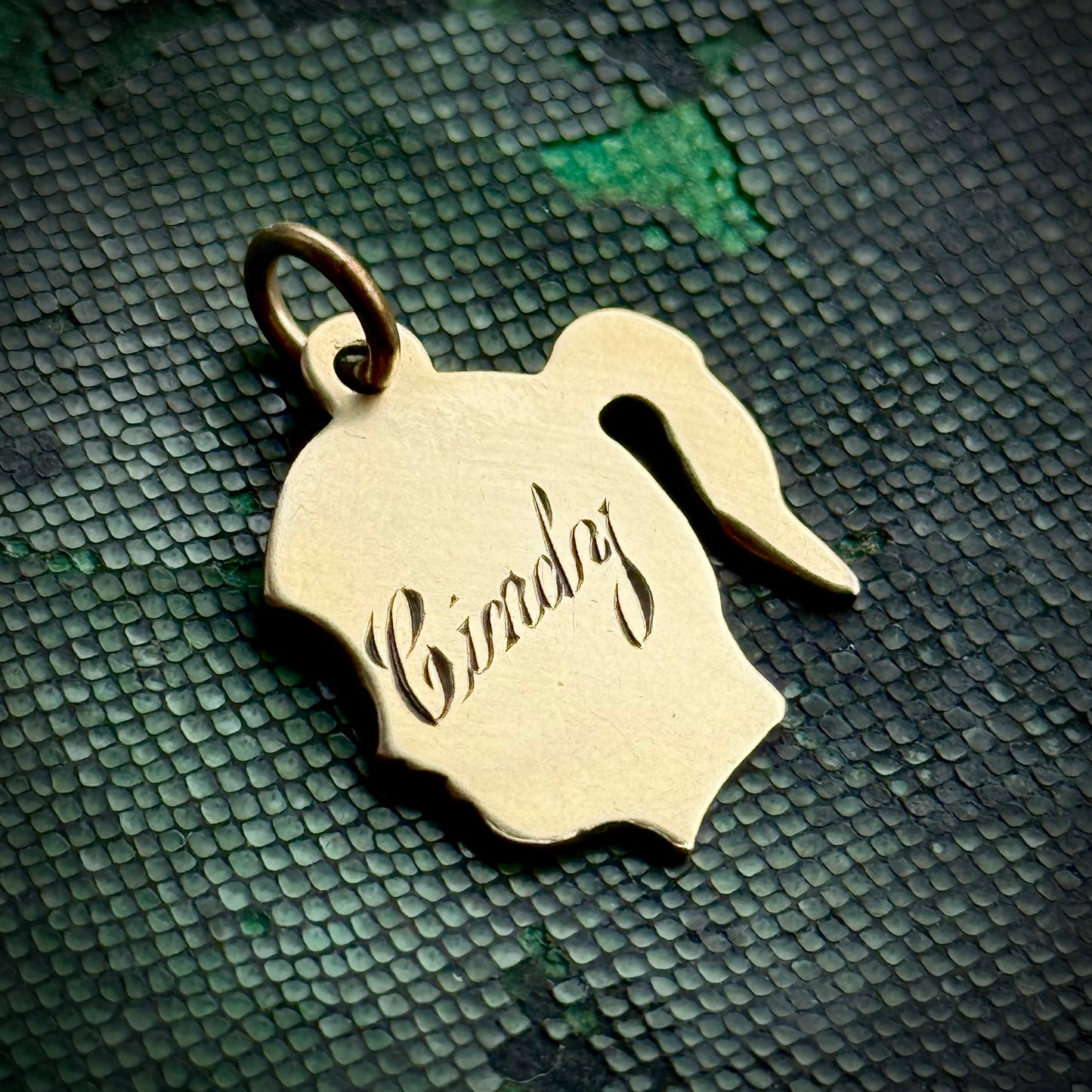 Vintage Profile 'Cindy' Pendant Token