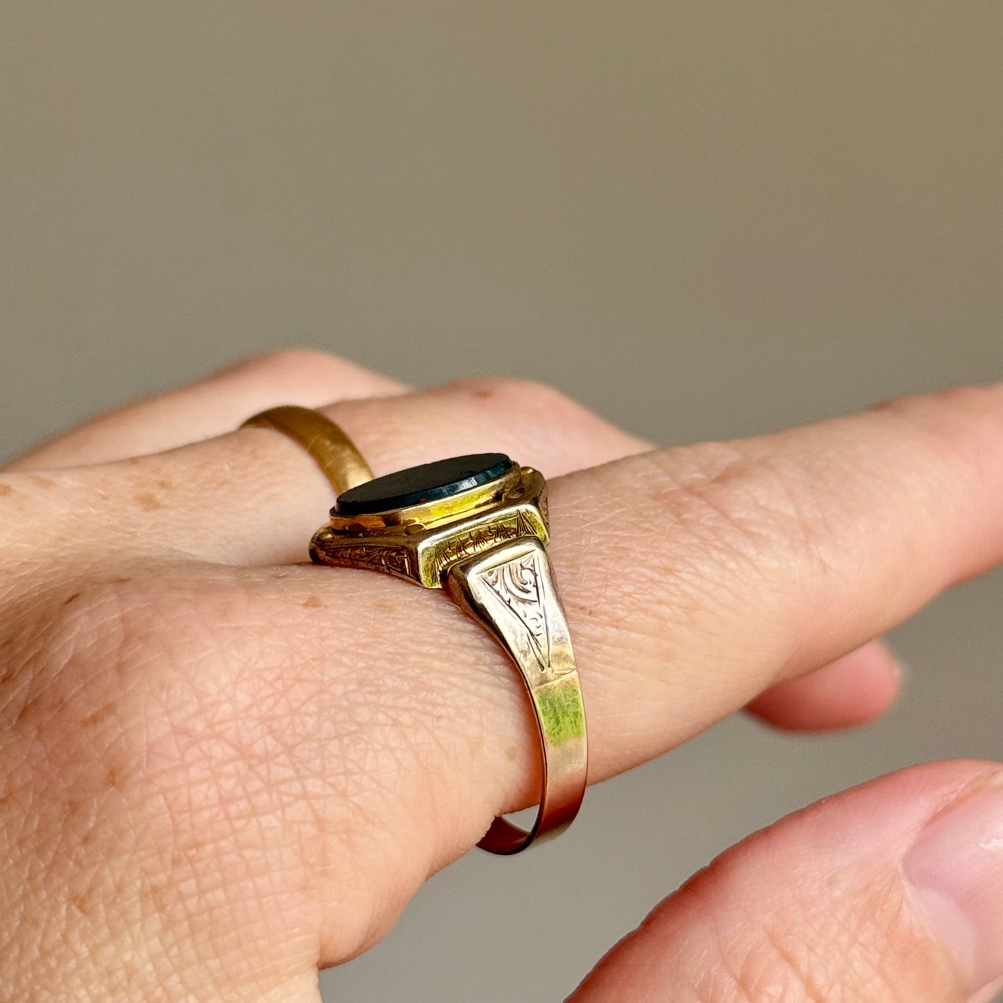 Antique Bloodstone Signet Ring in 9 Carat Gold, Circa 1880