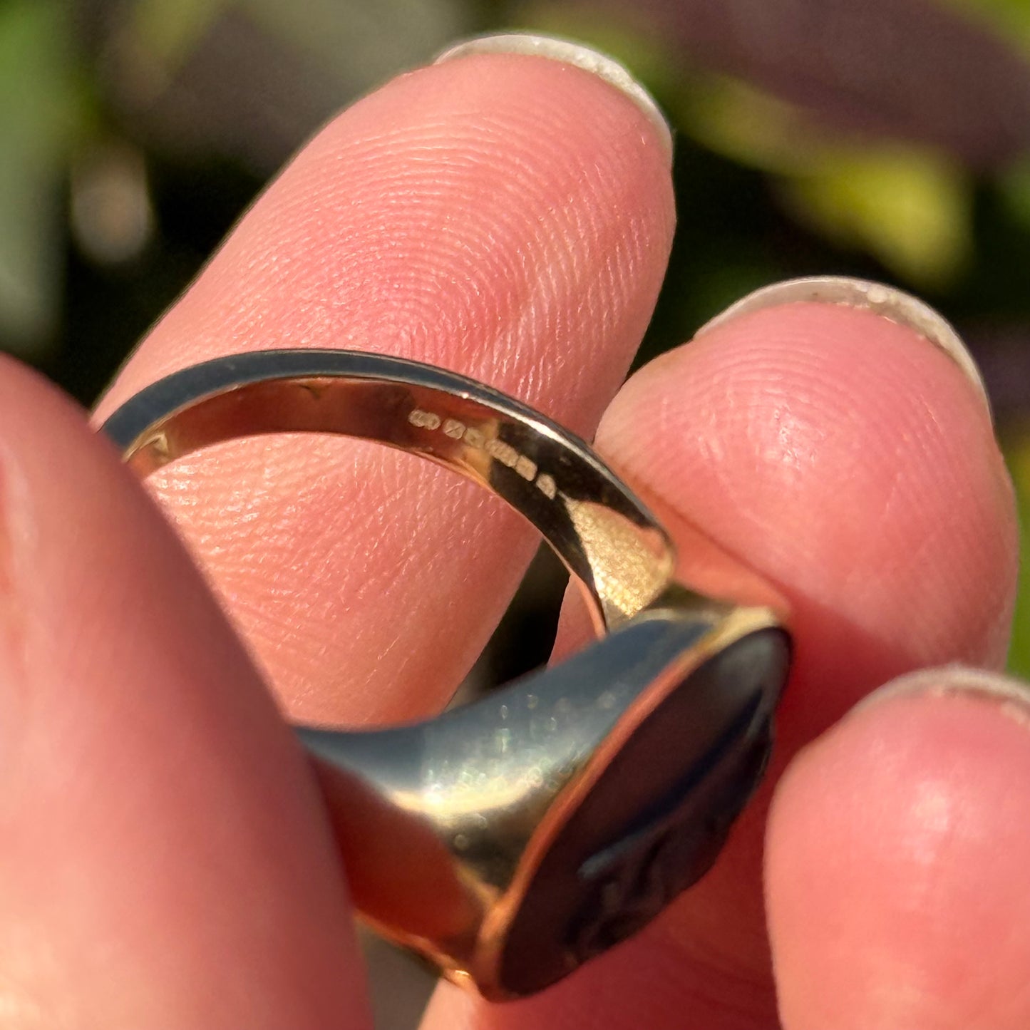 Preloved Wedgwood & 9 Carat Gold Ferian Horse Cameo Ring