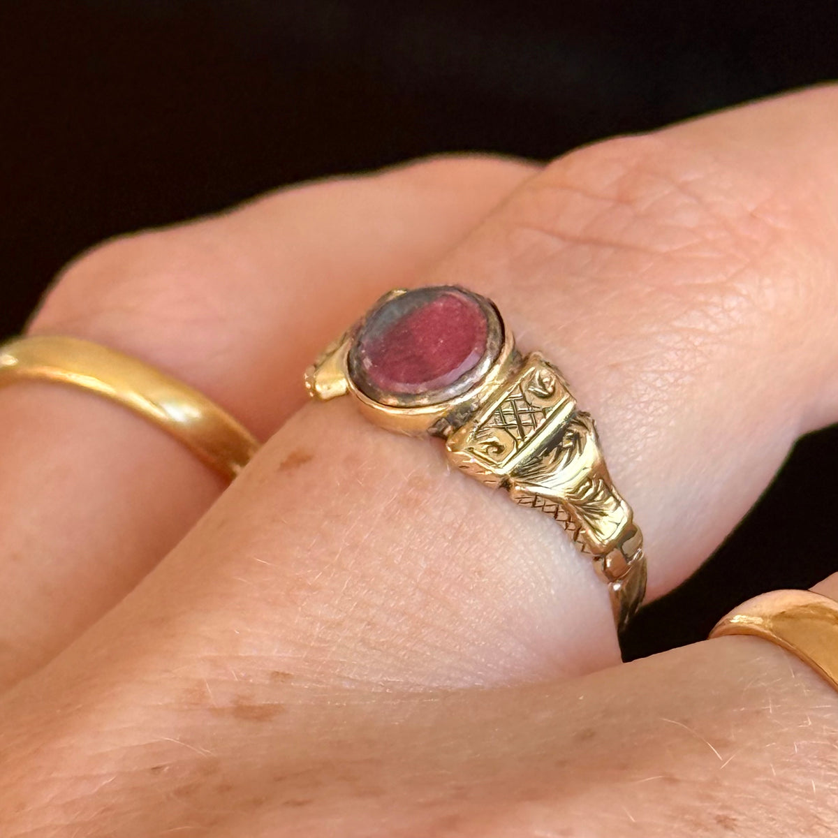 Georgian Locket Ring in 15 Carat gold; Circa 1800