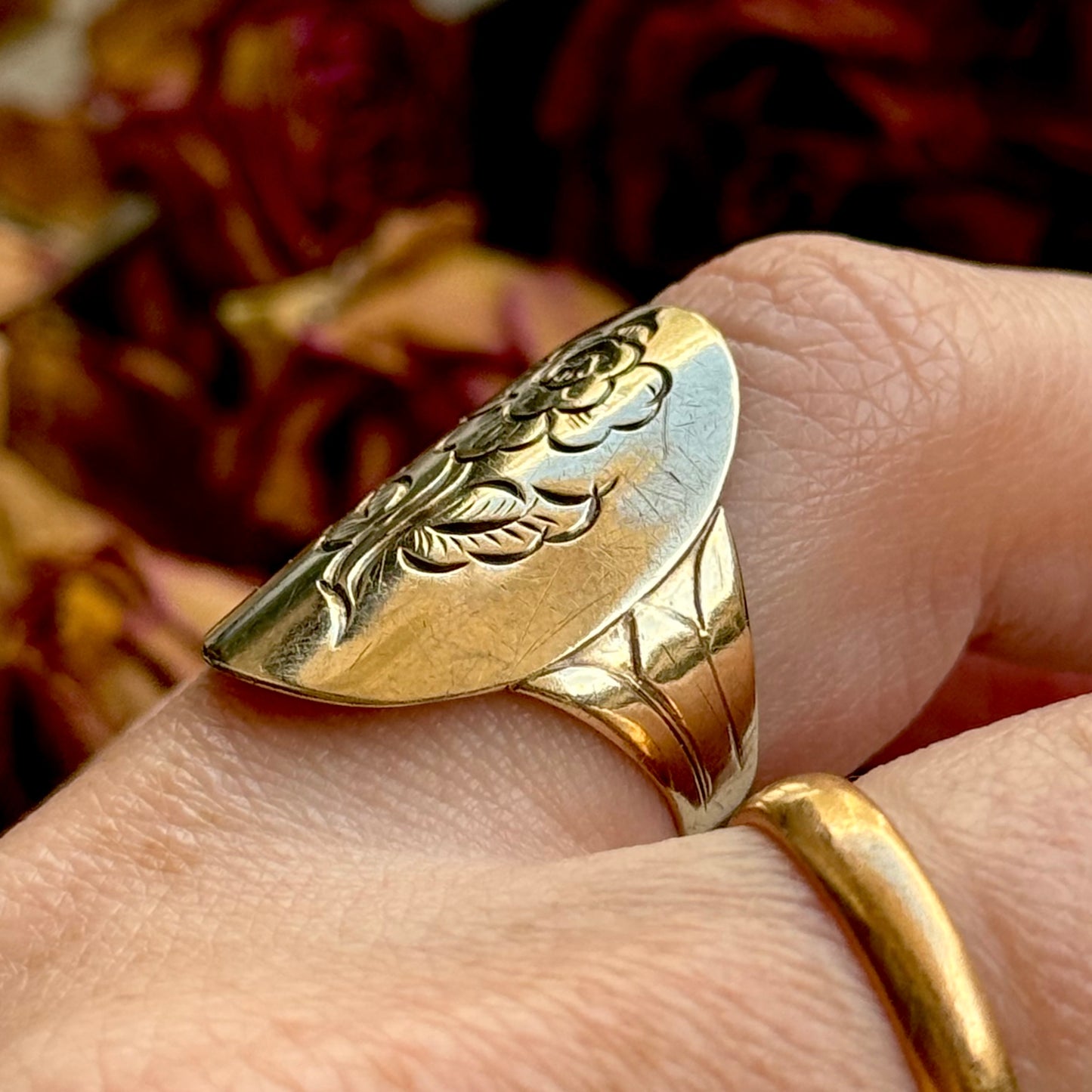 Vintage Rose Signet Ring in 9 Carat Gold ; Circa 1973