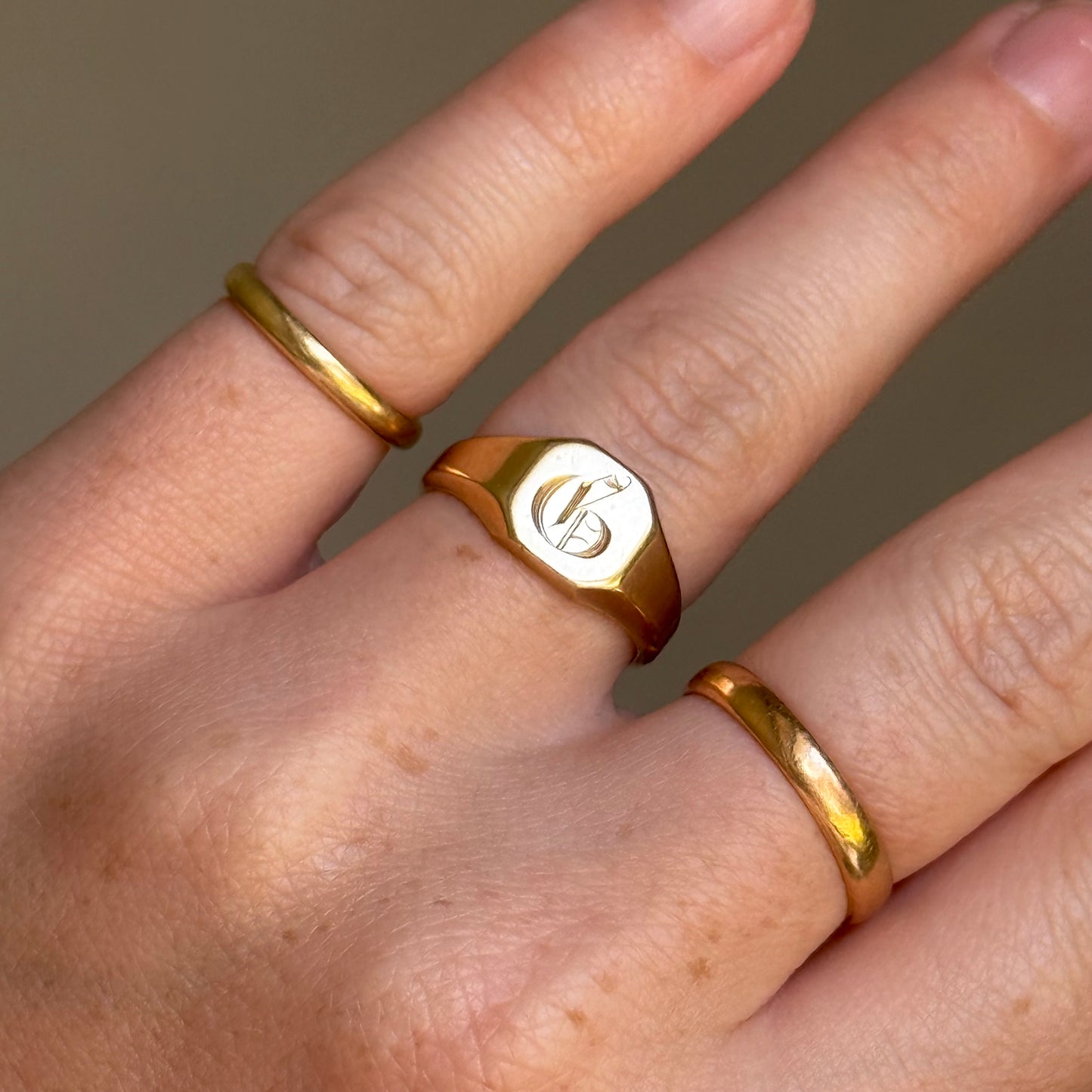 Antique Monogram 'G' Signet Ring in 18 Carat Gold