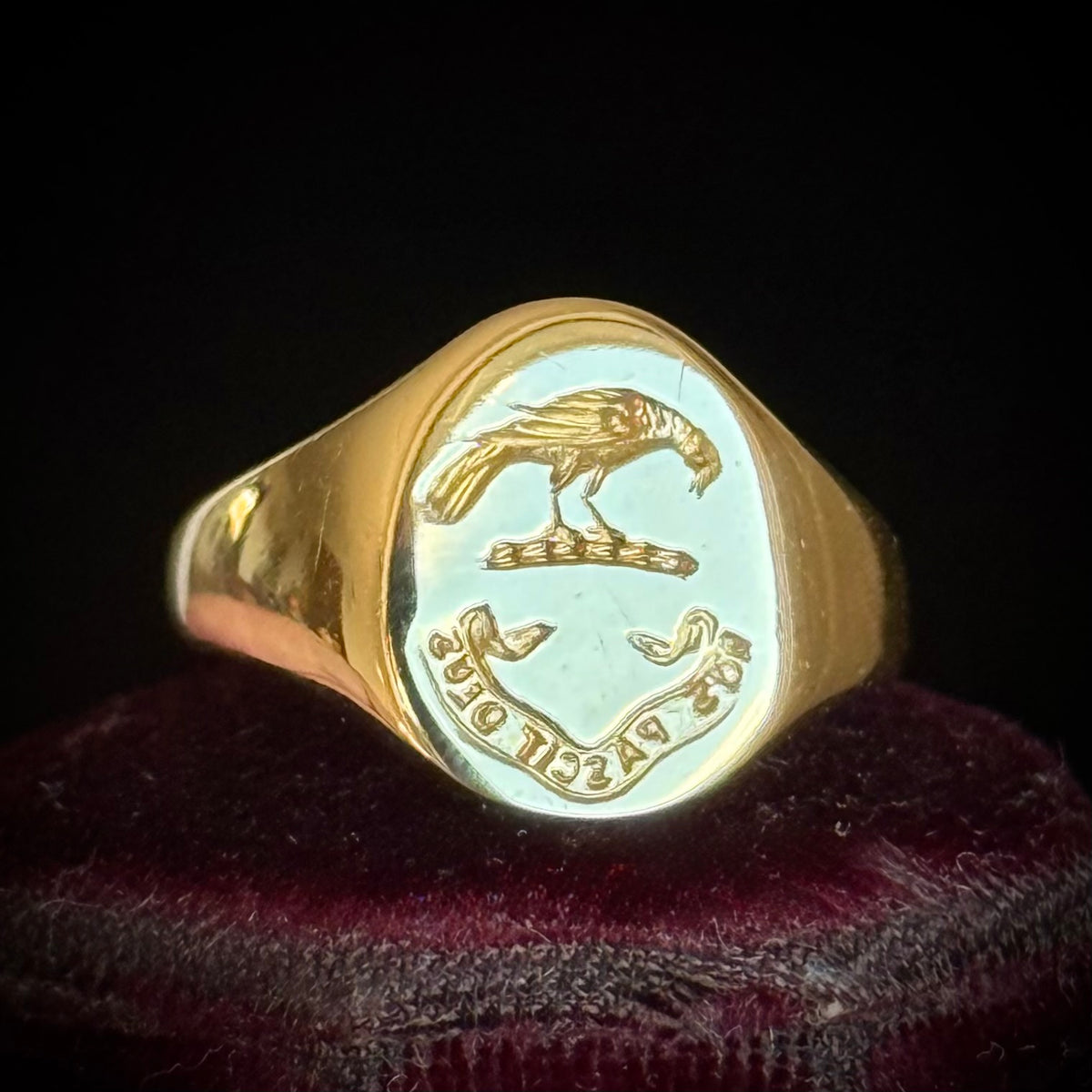 Vintage Raven Signet Ring in 18 Carat Gold; circa 1976