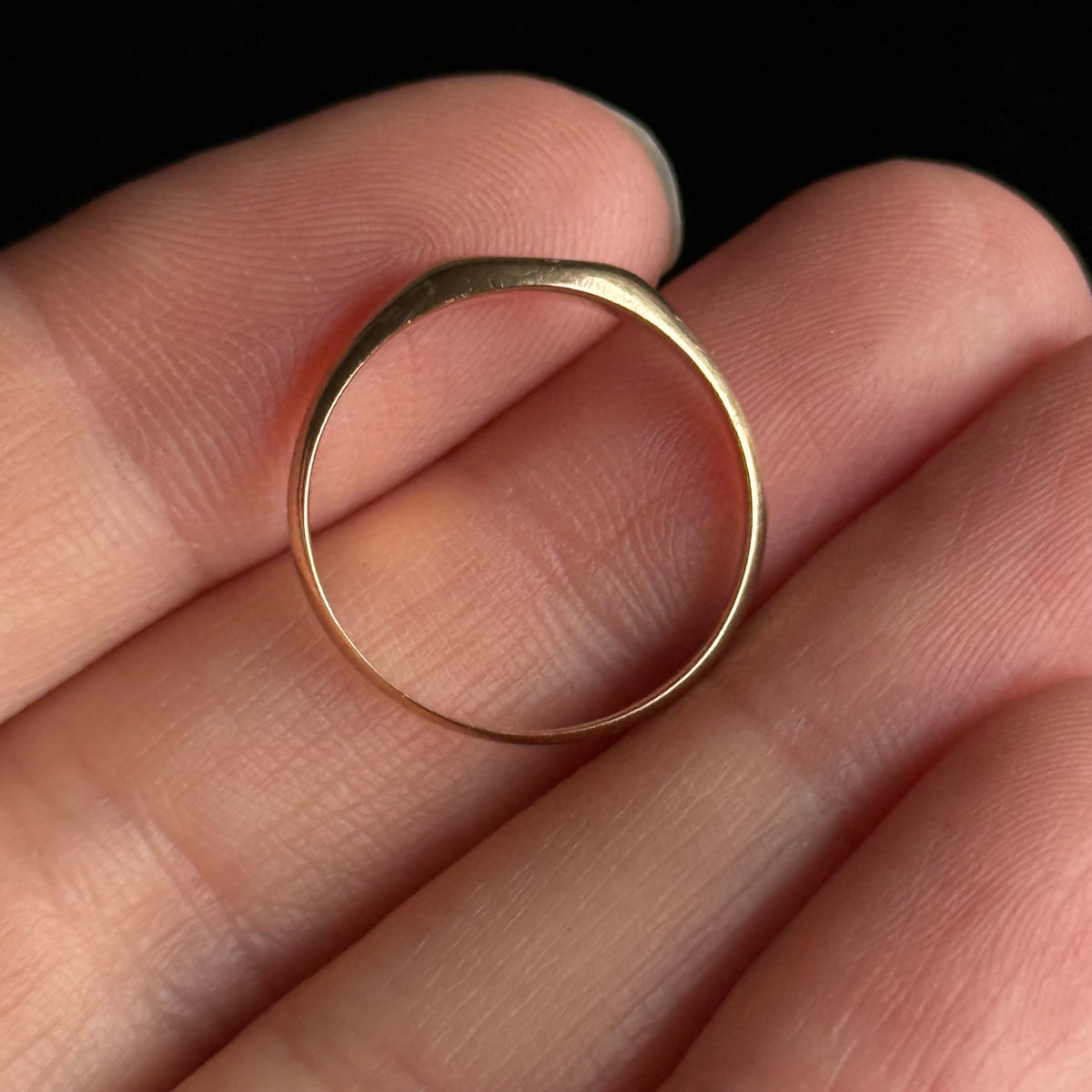 Antique 'Ida' Signet Ring in 9 Carat Gold; Circa 1921
