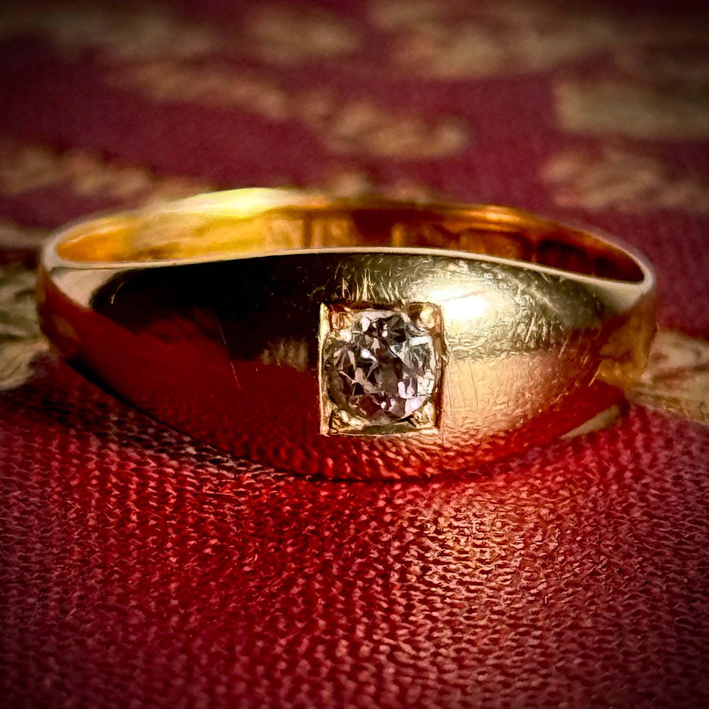 Antique Victorian Old Cut Diamond Ring in 18 Carat Gold