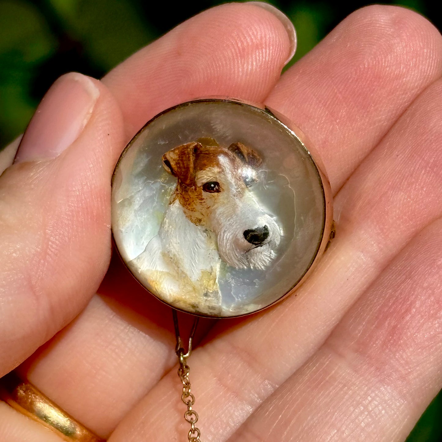Victorian Terrier Essex Crystal Brooch in 9 Carat Gold ; Circa 1880