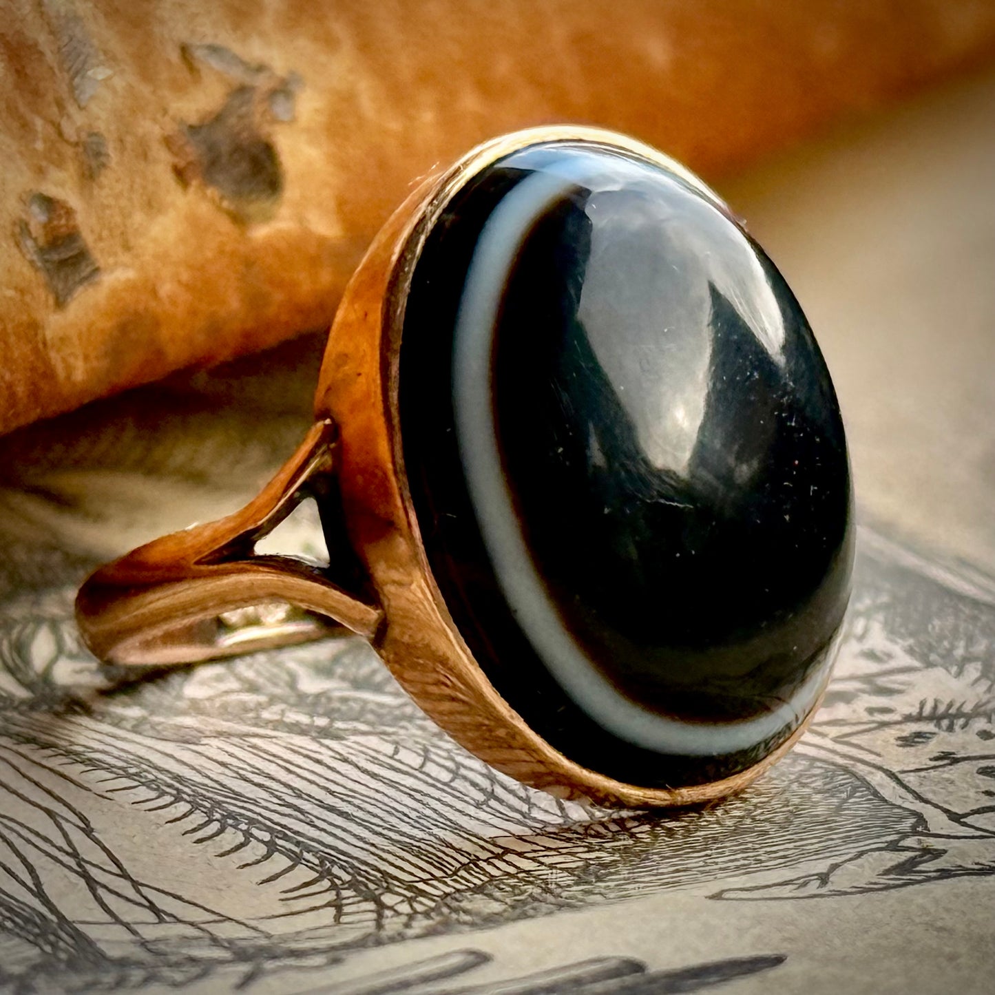 Victorian Bull's Eye Agate Ring in 9 Carat Gold' Circa 1890