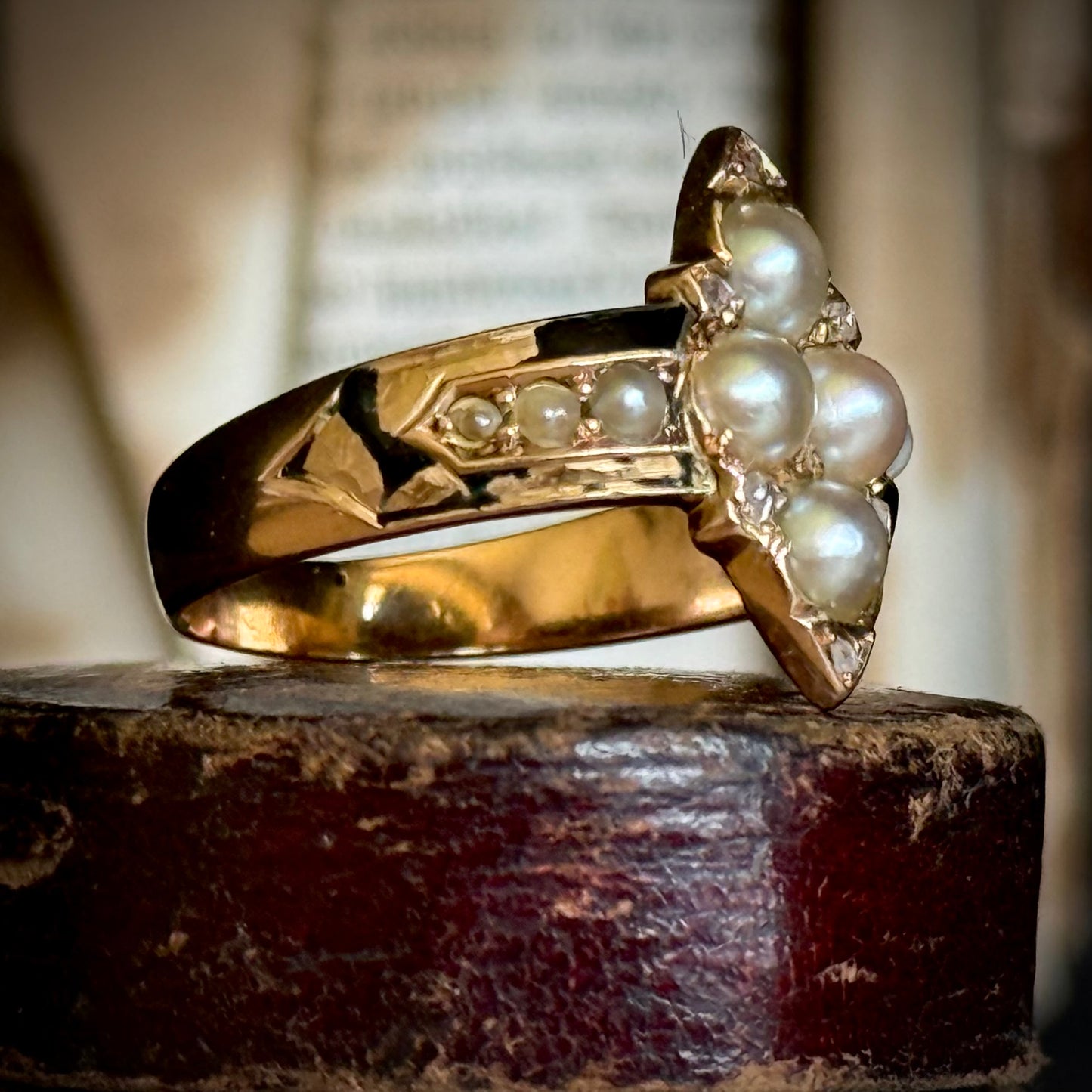 Antique Georgian Pearl & Diamond Mourning Ring in 15 Carat gold