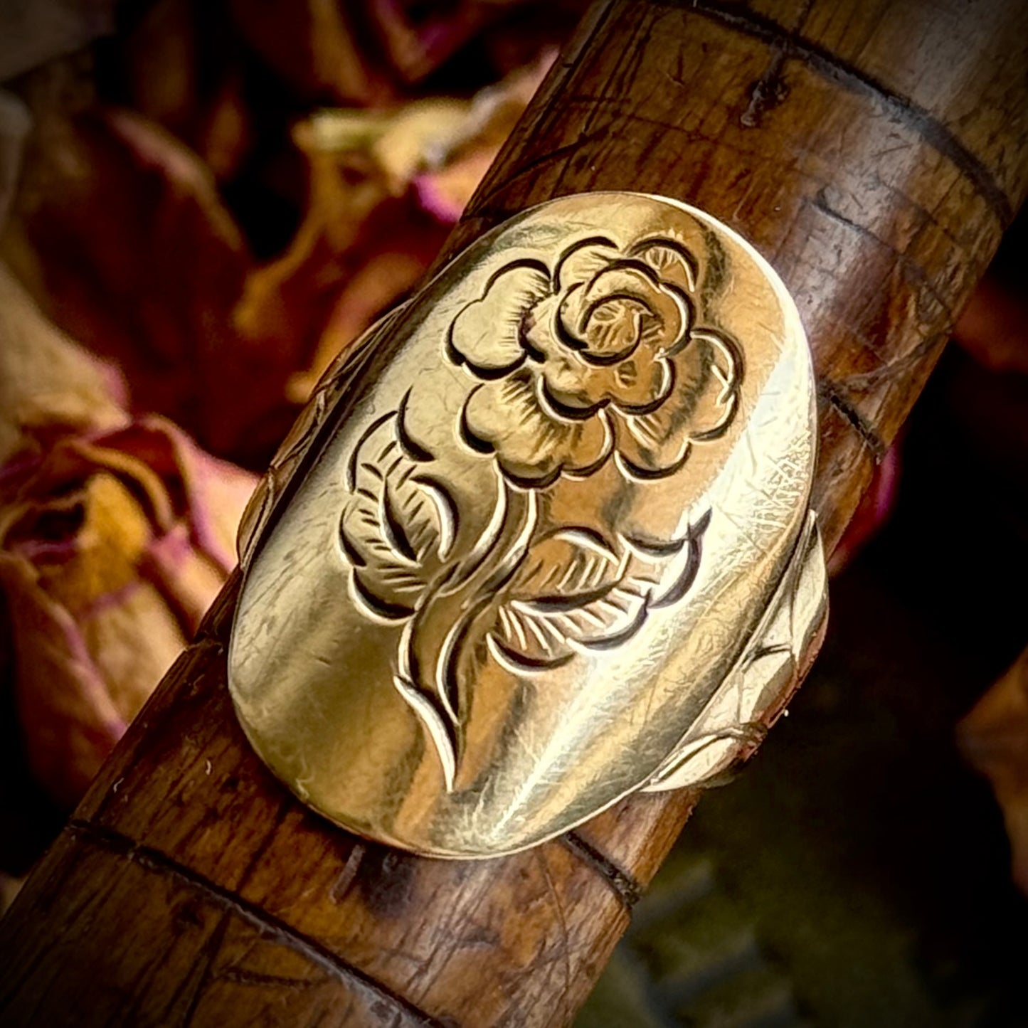 Vintage Rose Signet Ring in 9 Carat Gold ; Circa 1973