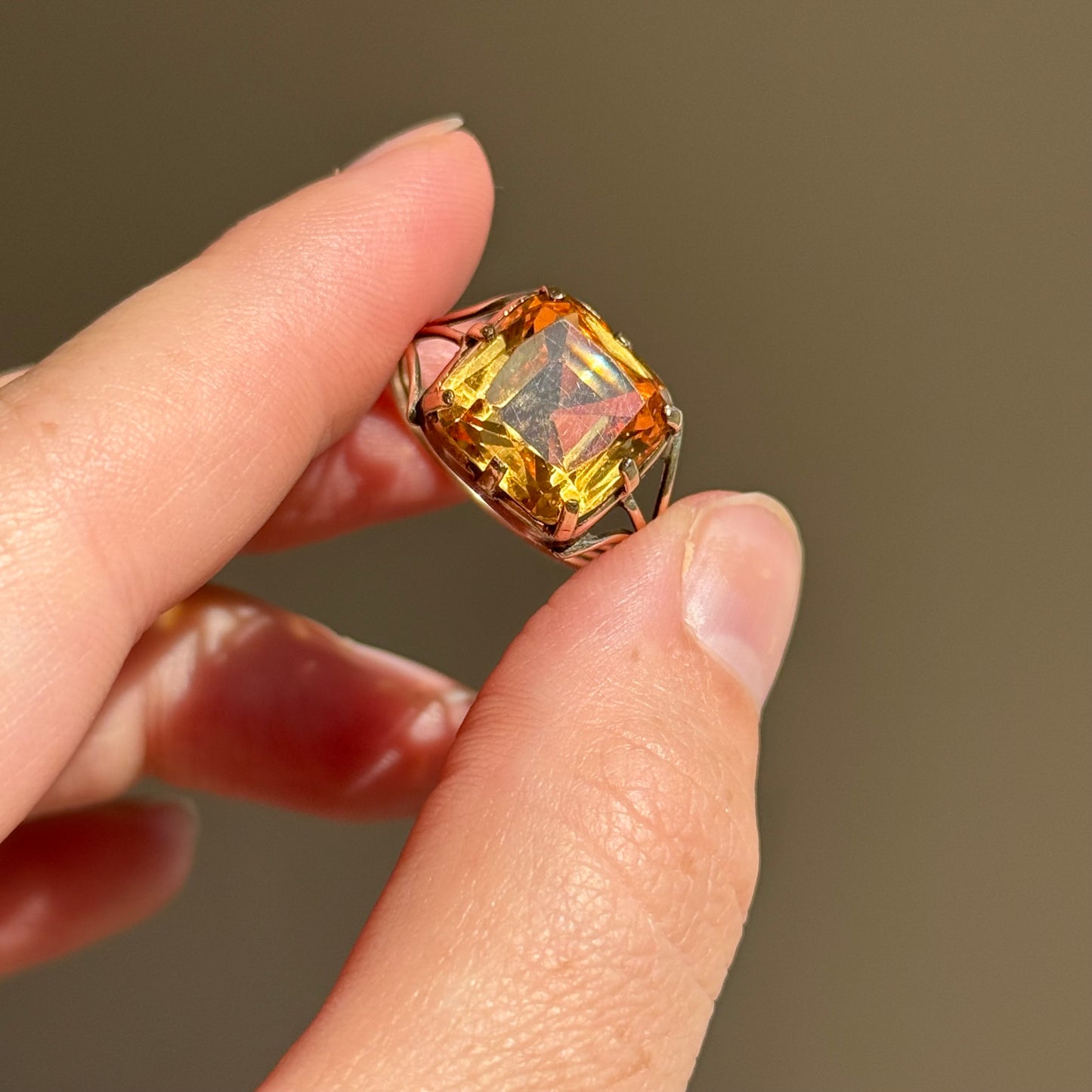 Early Victorian Citrine Ring in 9 Carat Gold; Circa 1840