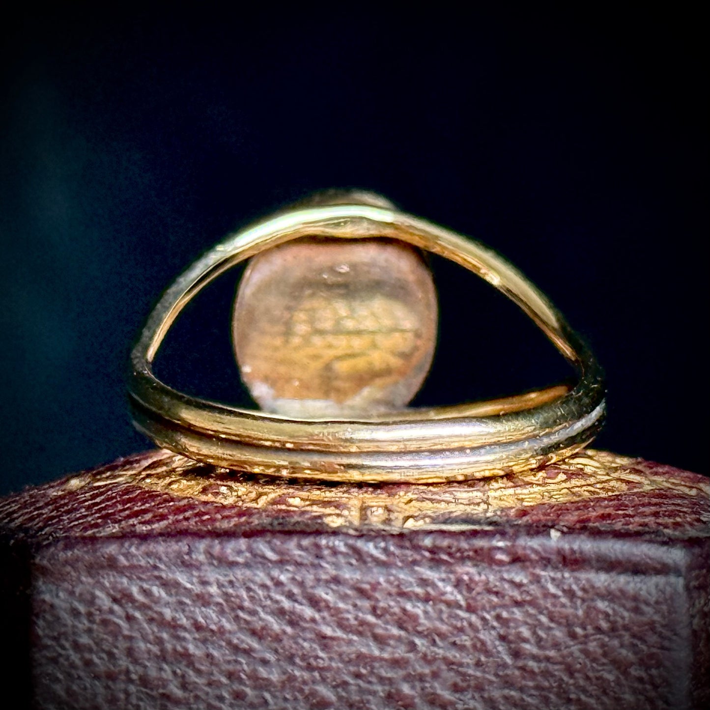 Vintage Banded Carnelian Agate Ring in 9 Carat Gold
