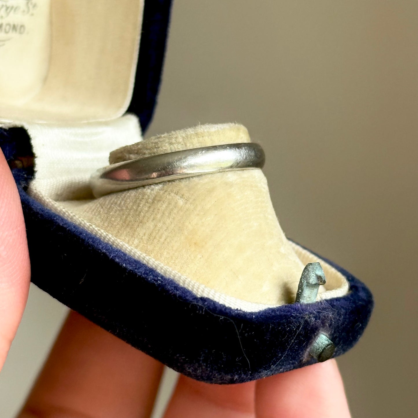 Antique Platinum 3mm Plain Band; Circa 1920
