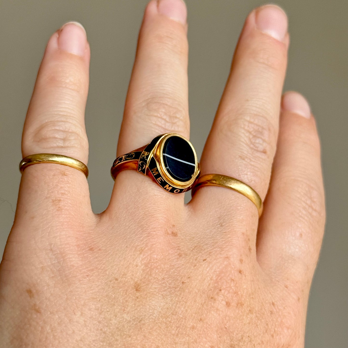 Early Victorian Agate & Enamel Mourning Ring in 18 Carat Gold; Circa 1849