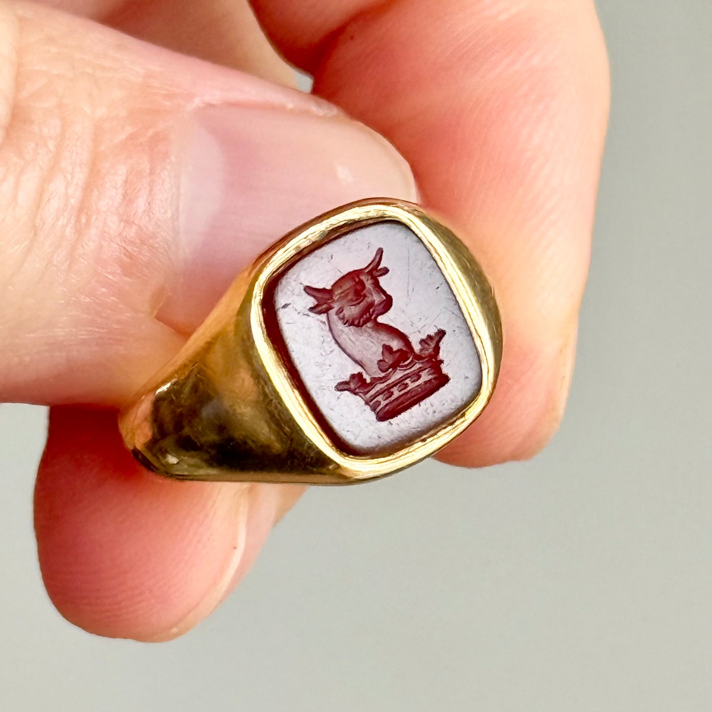 Antique Carnelian Signet Ring in 18 Carat Gold, Circa 1880