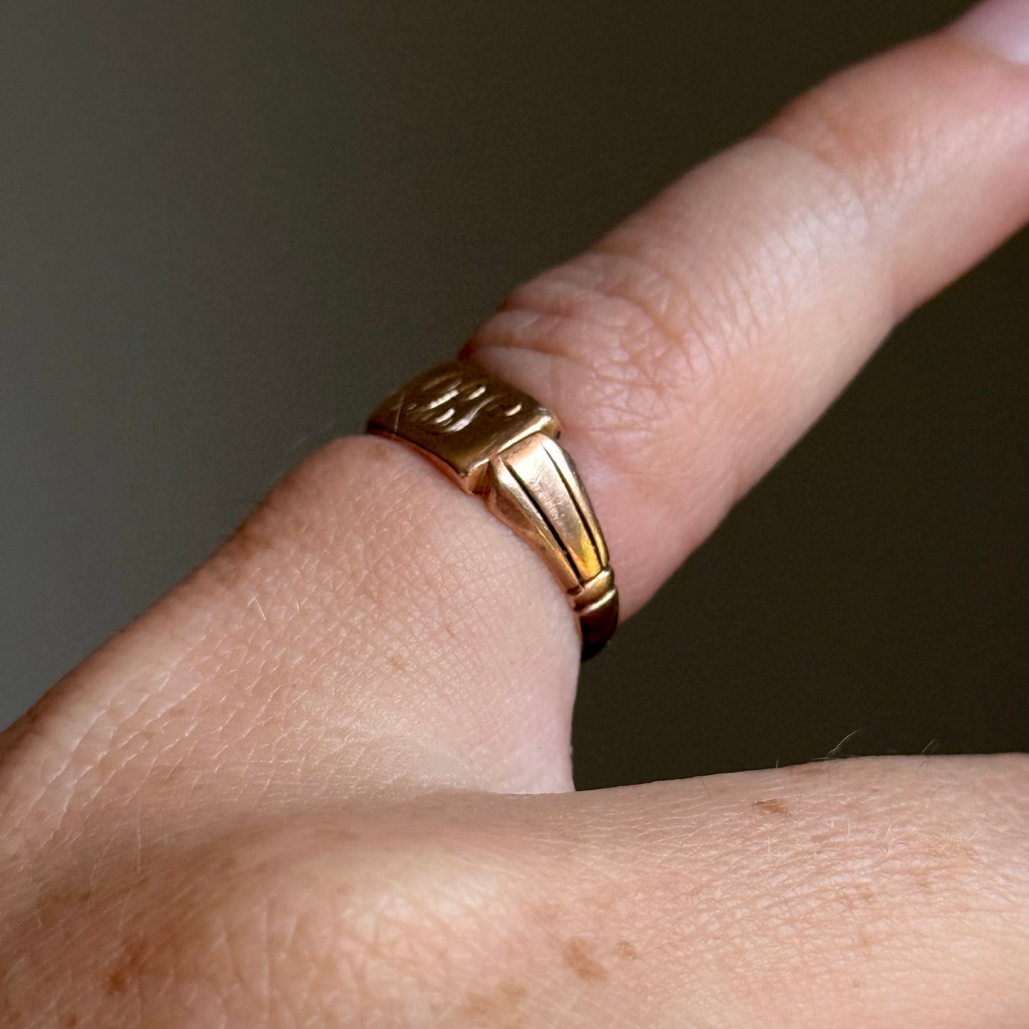Antique Victorian Monogram 'BS' Signet Ring