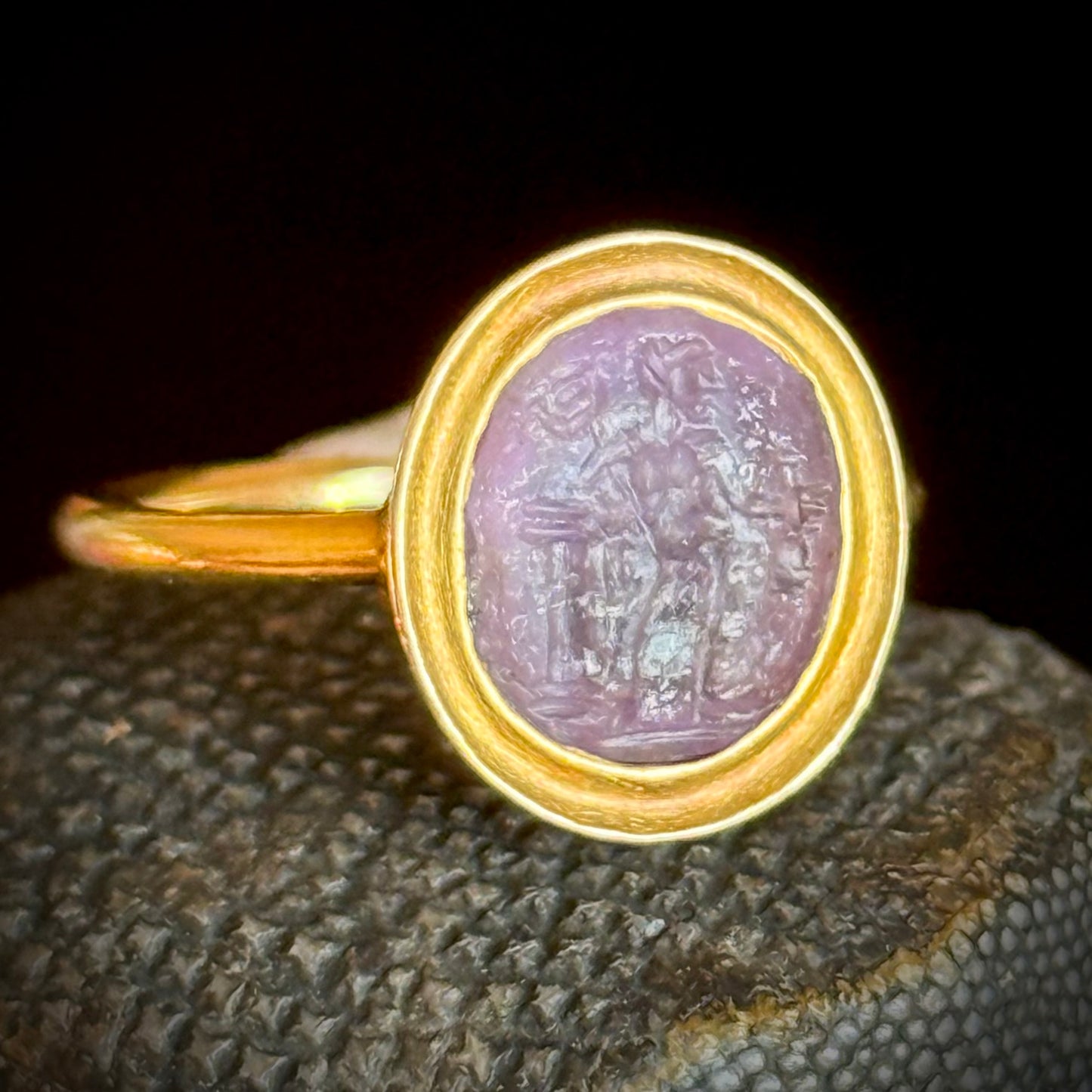 Roman Amethyst Intaglio Ring in 18 Carat Gold; Circa 1800