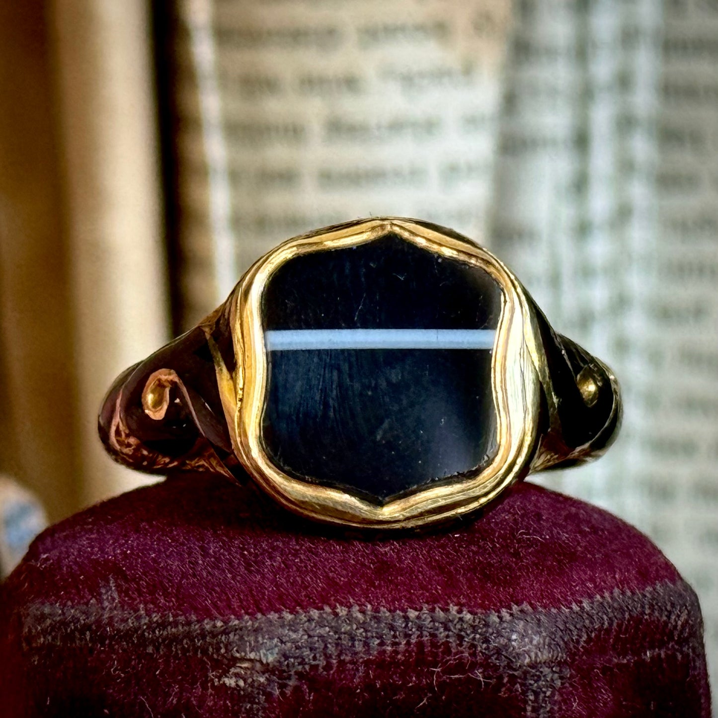 Victorian Agate Mourning Signet Ring in 18 Carat Gold